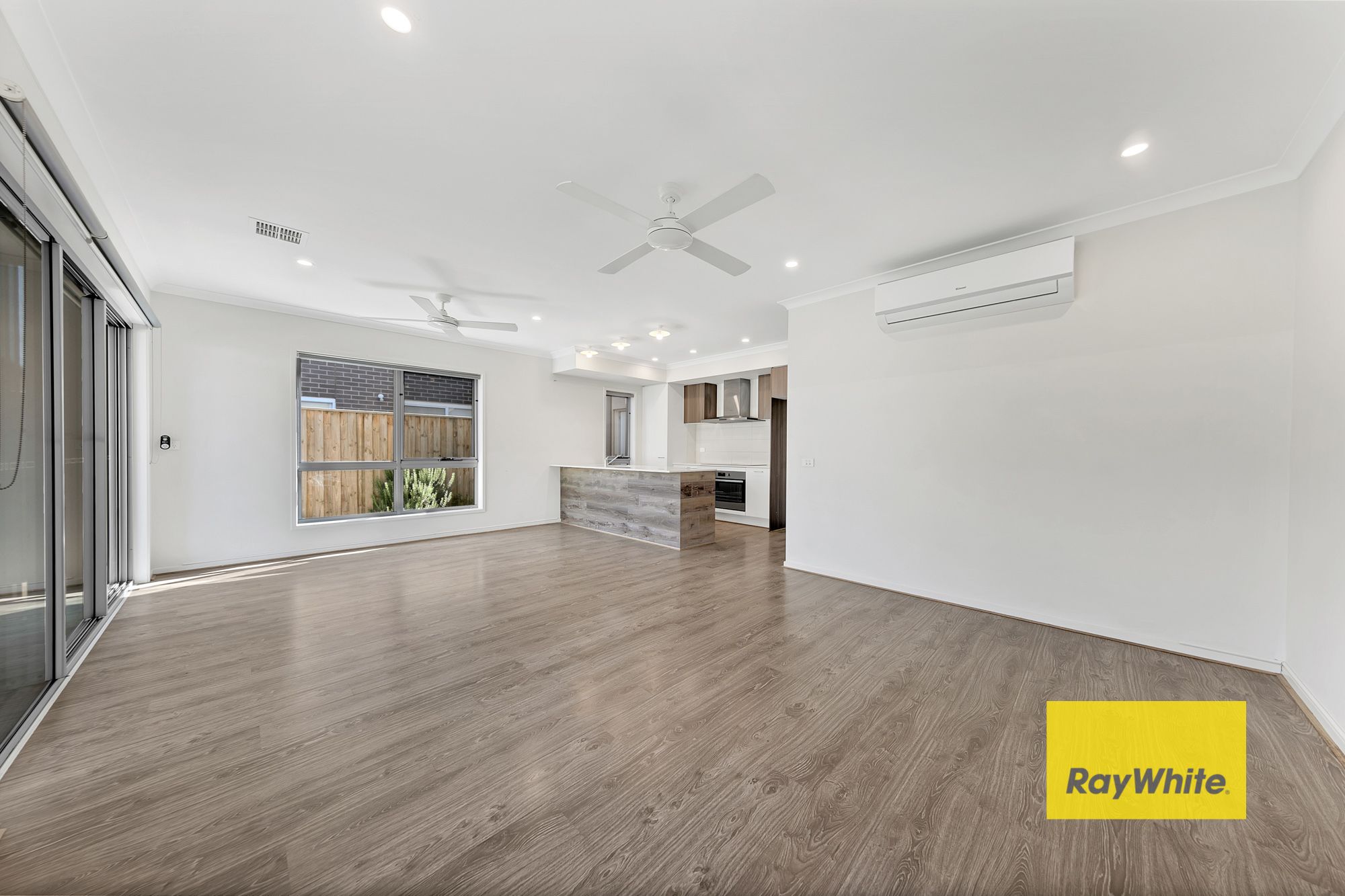 16 Burgess Street — photo 3 of 10