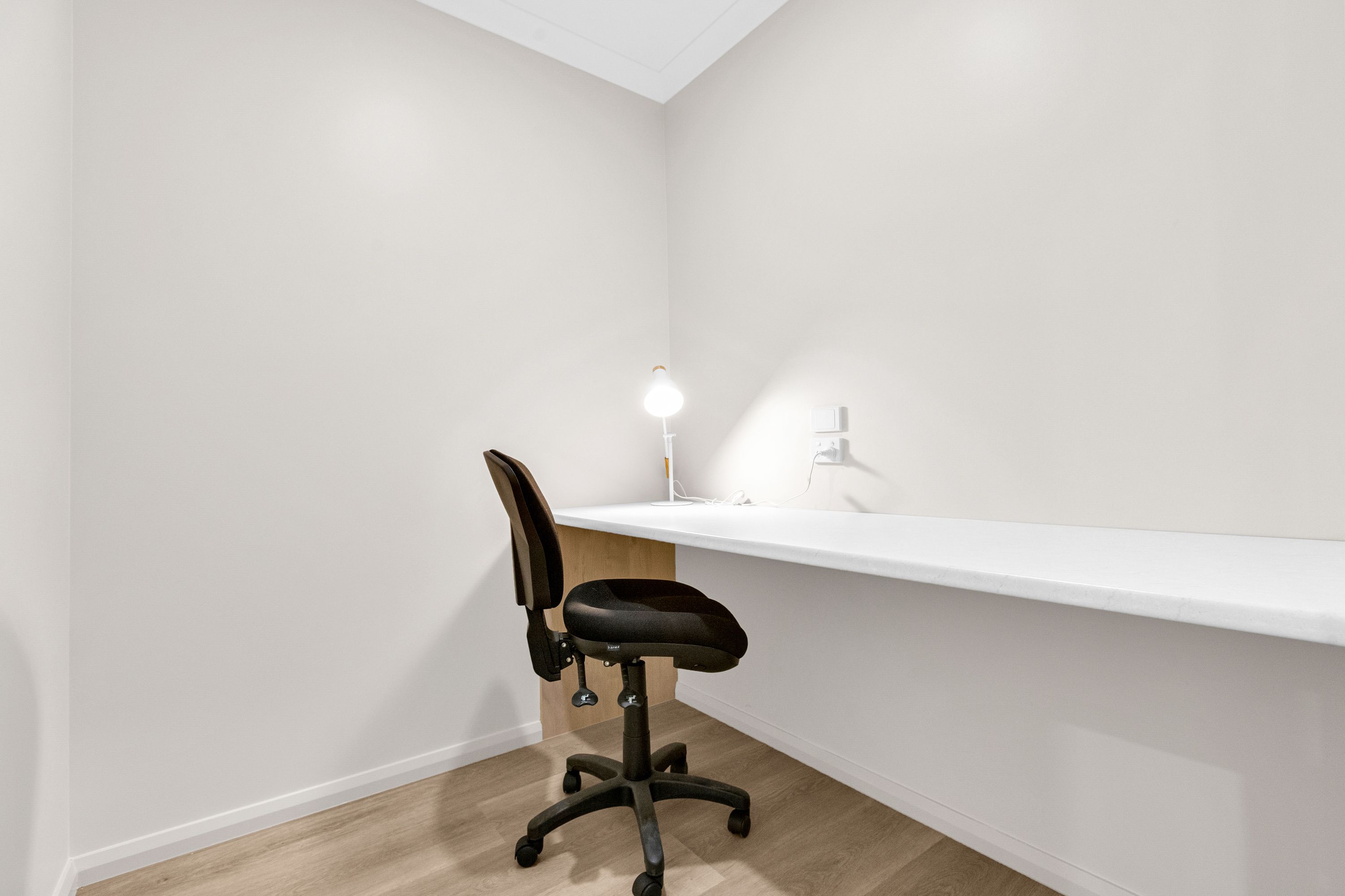 Room 2 4/50 Bruce Avenue — photo 24 of 30