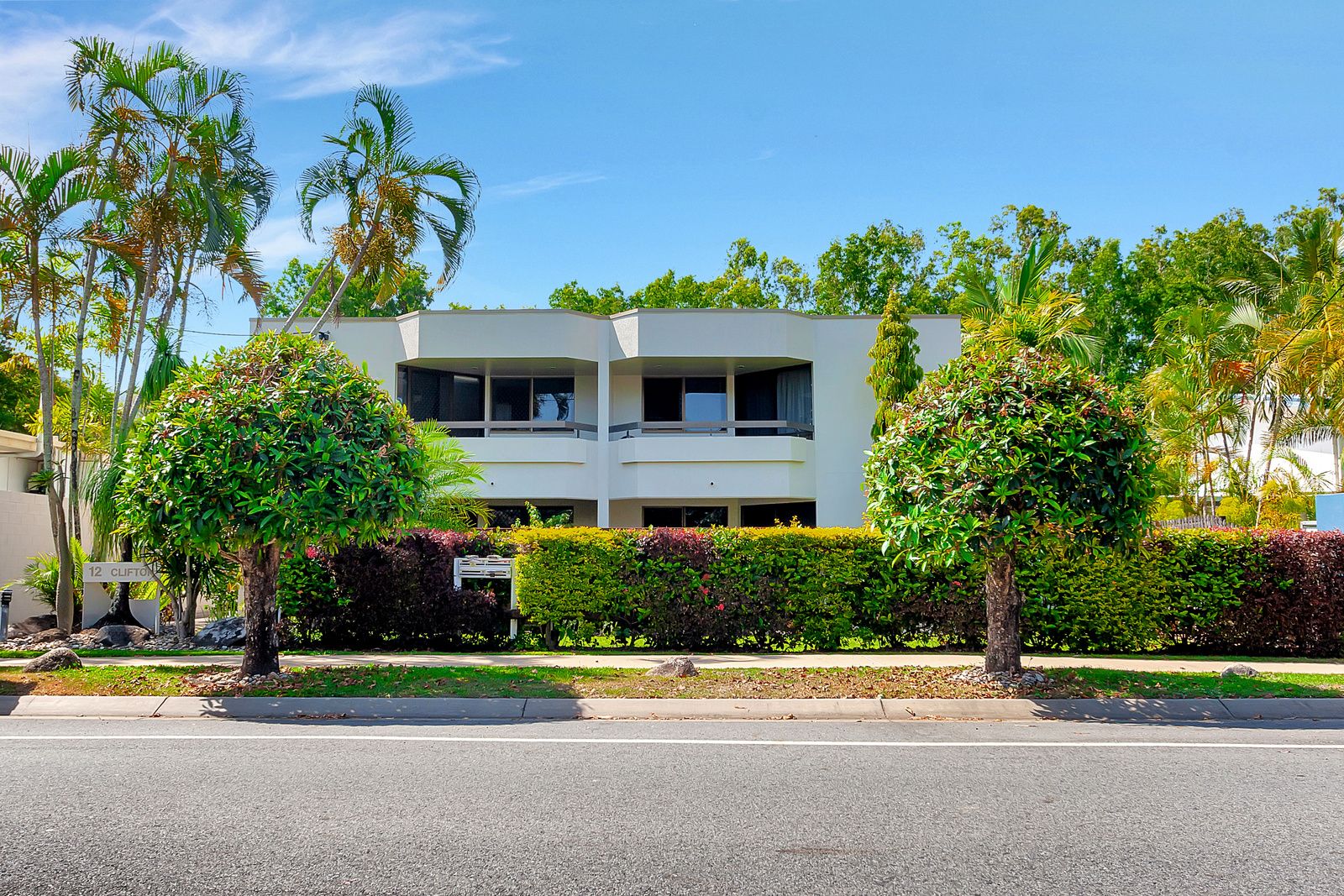 2/12 Clifton Road, Clifton Beach, QLD 4879