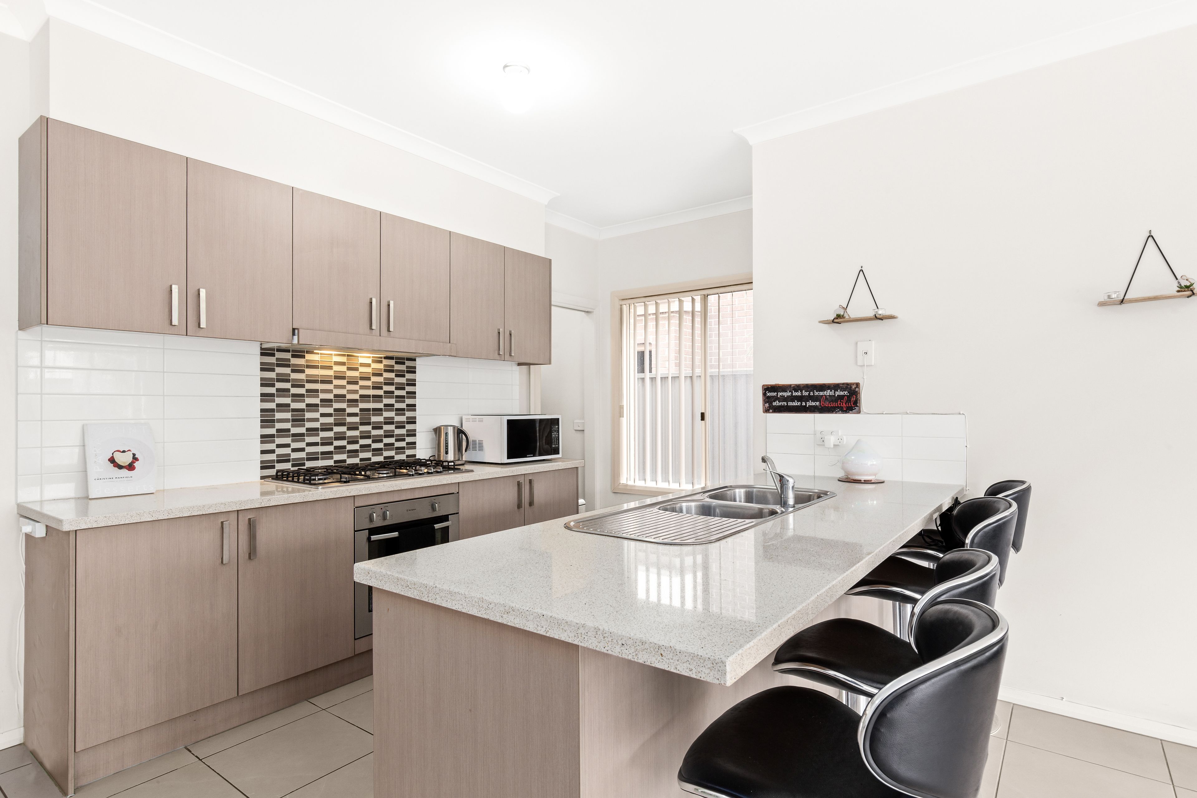 16 Harlesden Circuit, Pakenham, VIC 3810