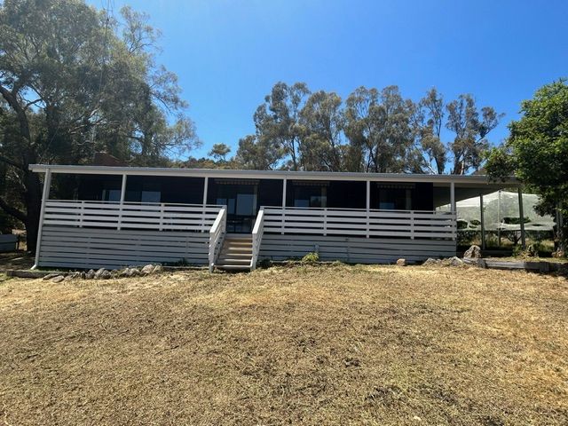 12 Caldwell Street, Heathcote, VIC 3523