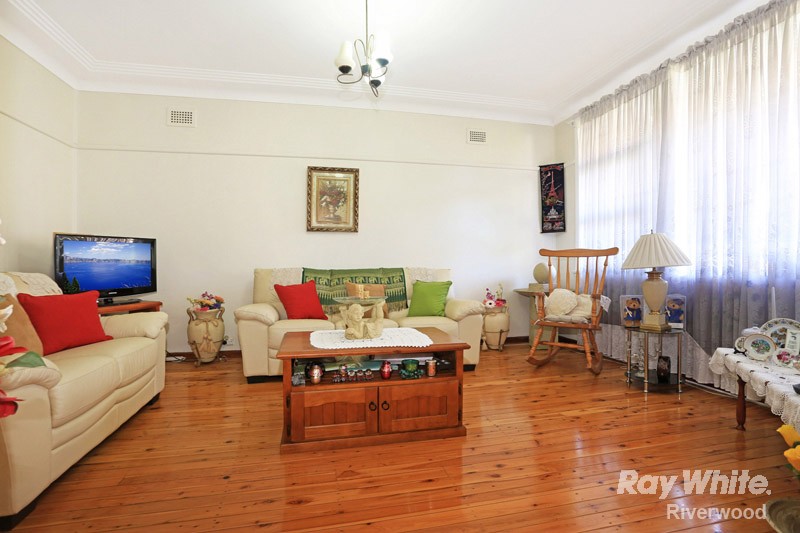 271 Bonds Road, Riverwood, NSW 2210