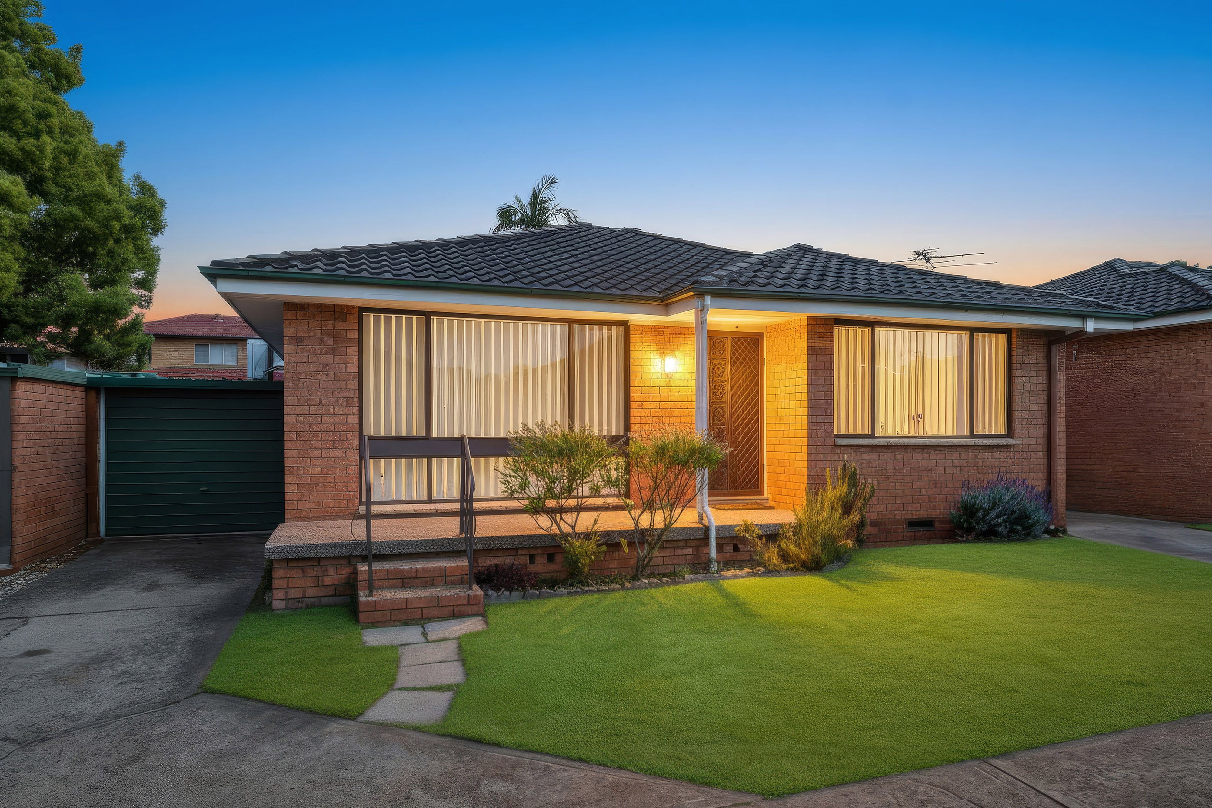 6/17-19 Rose Street — photo from Ray White Bankstown