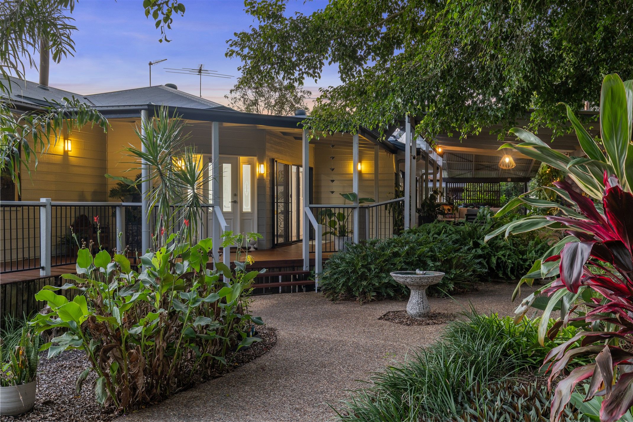 16 Emuglen Place, Ferny Grove QLD 4055