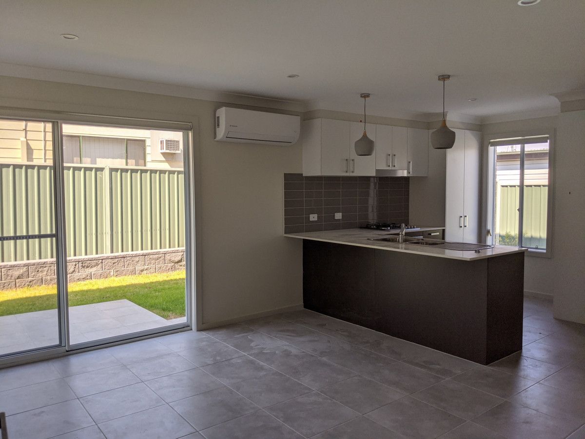 3/5 Ashton Avenue — photo 3 of 7