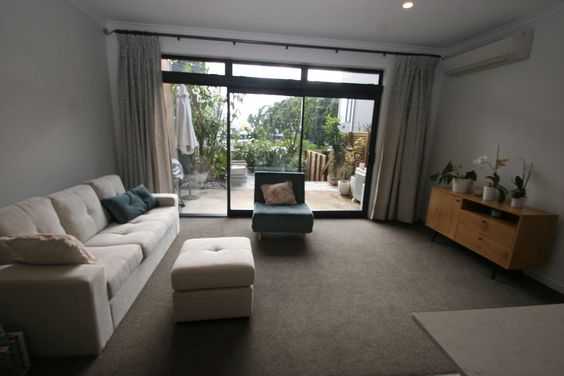 11 Hudson Bay Road photo 4