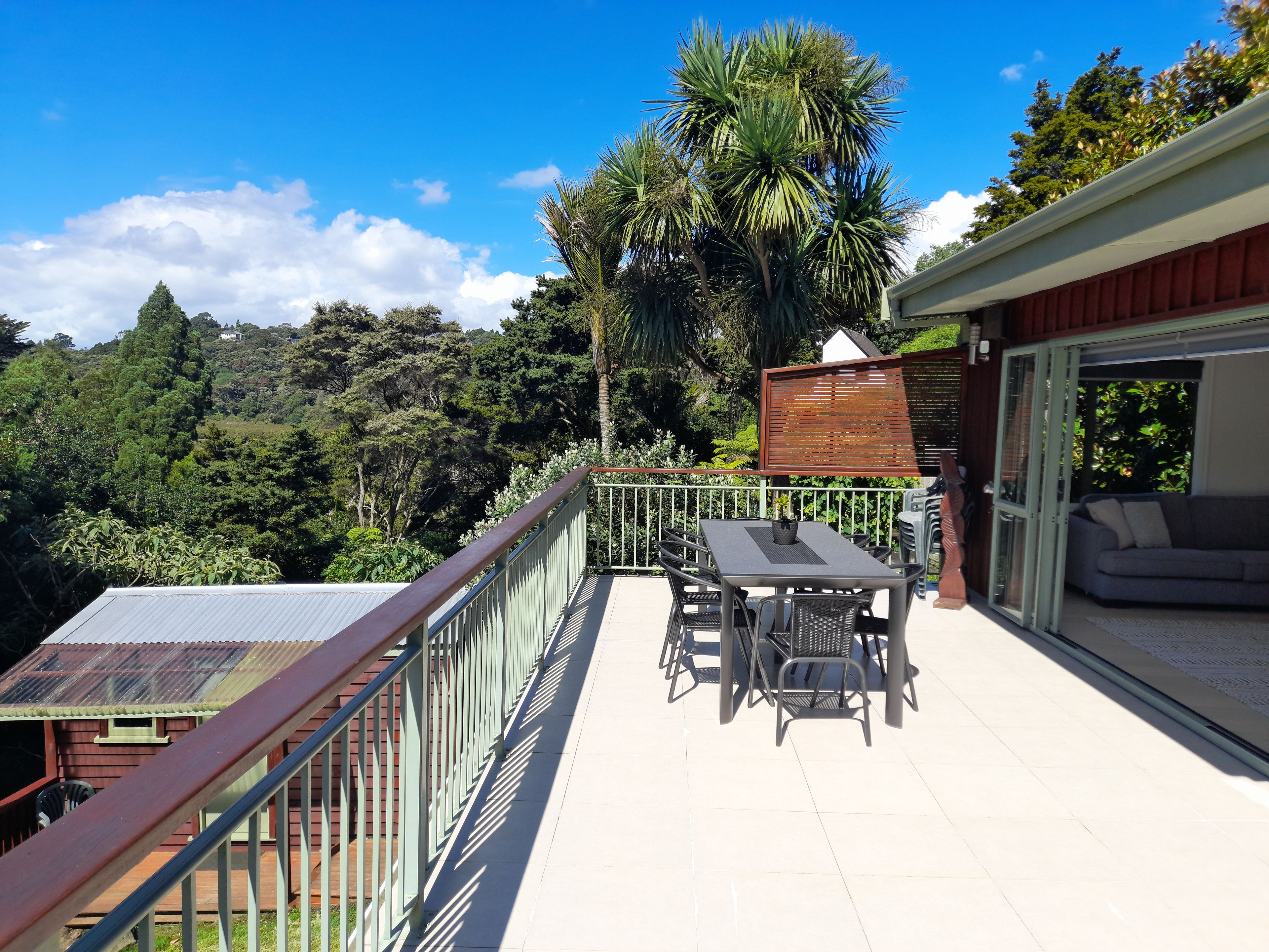 6 dorothy Road, Laingholm, Waitakere City