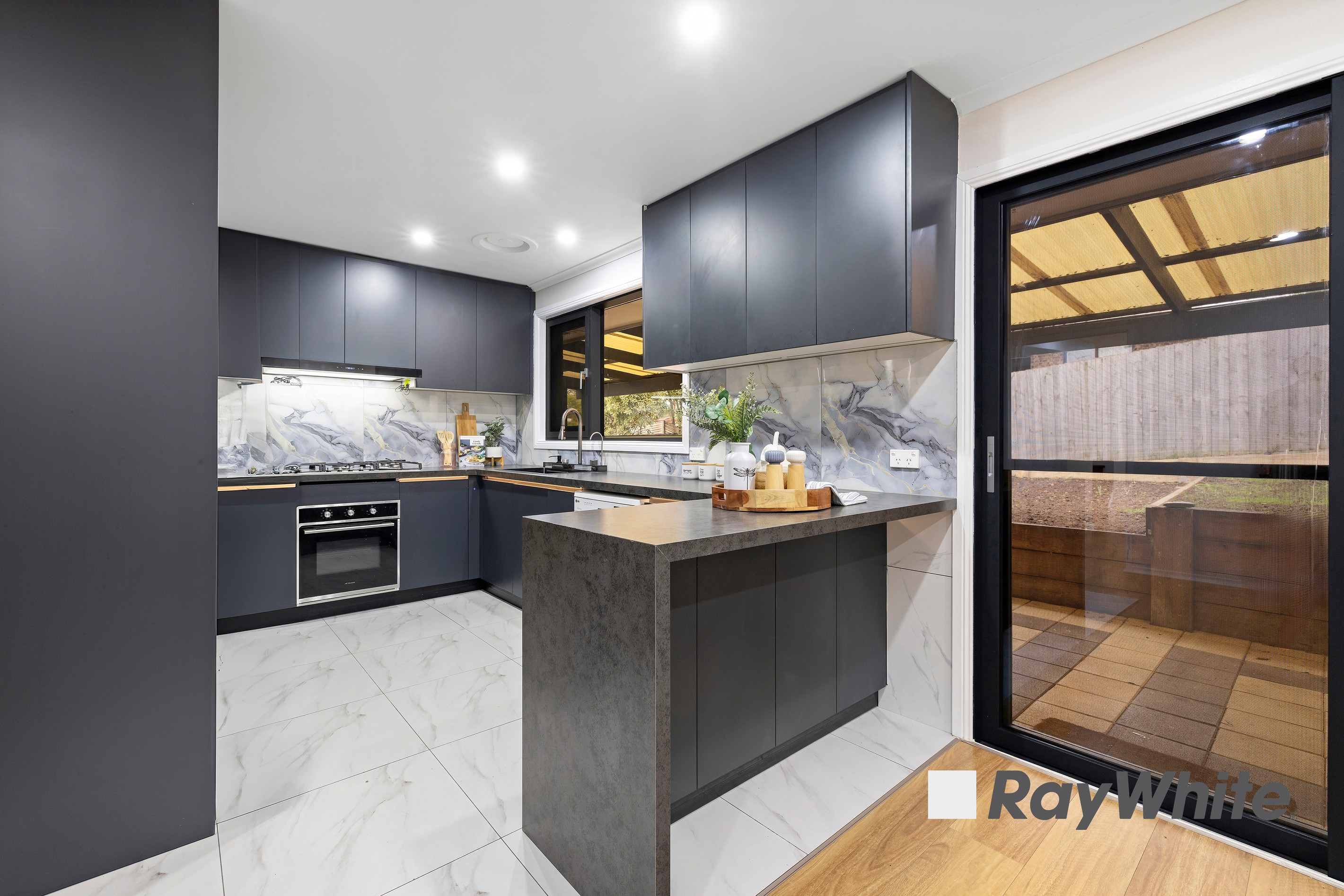 67 John Edgcumbe Way, Endeavour Hills, VIC 3802