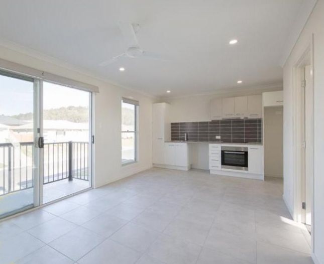 2/76 Lamington Drive, Redbank Plains, QLD 4301