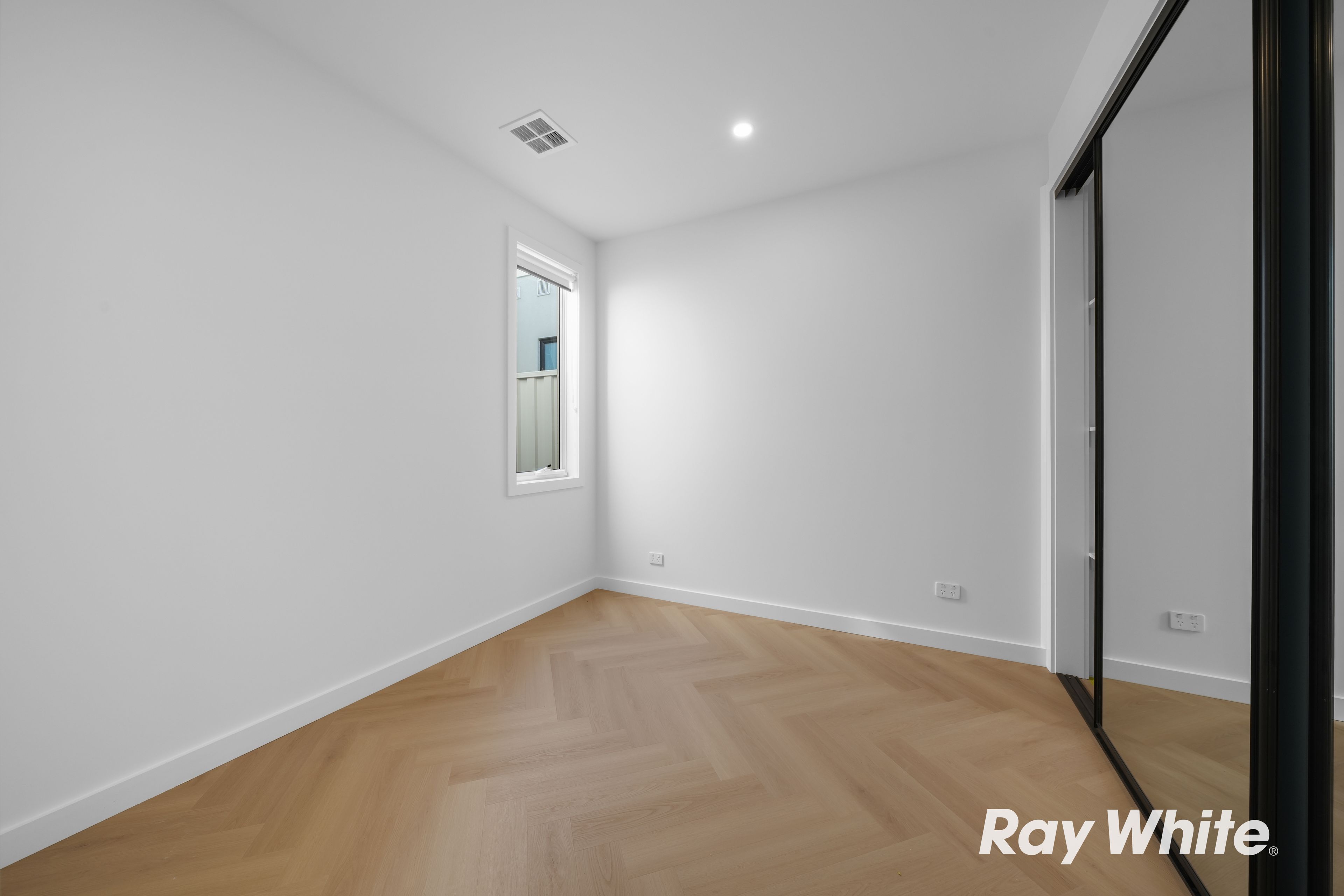 17 Diamond Street — photo 7 of 10
