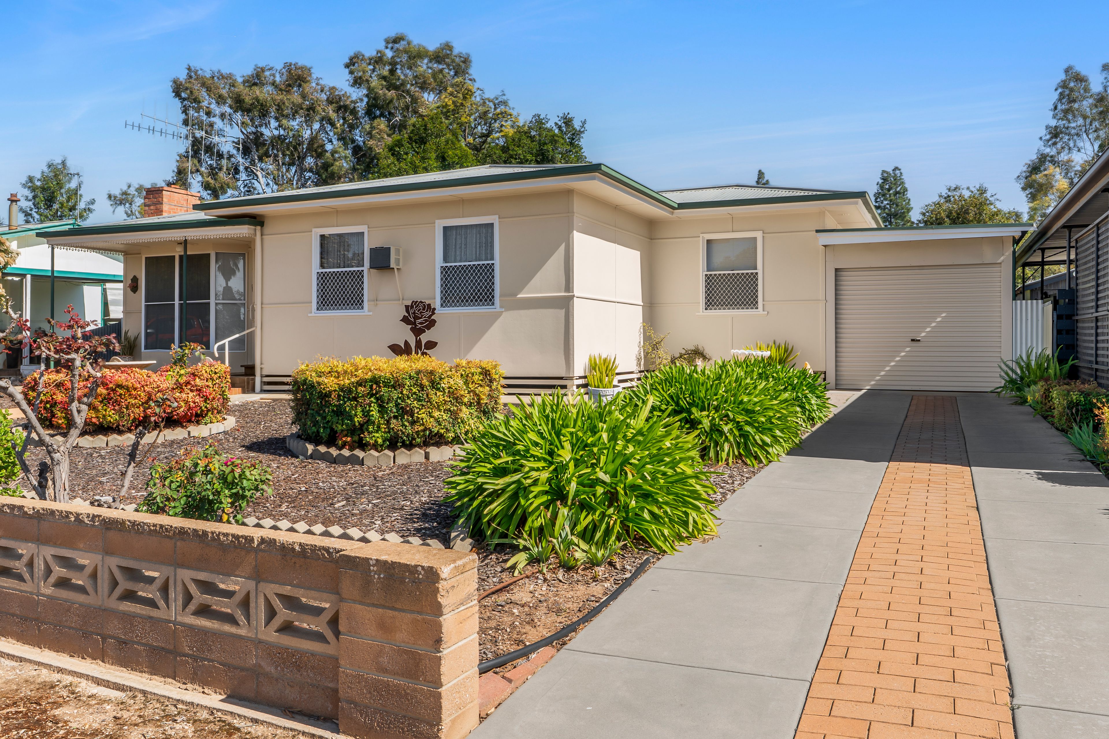 4 Wattle Street — photo from Ray White Riverland