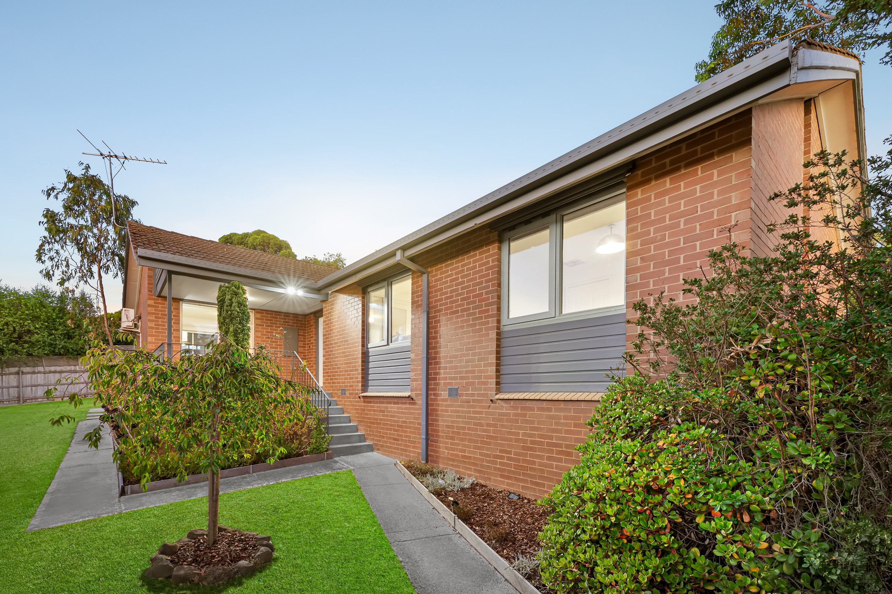 1 Debra Court, Yallambie, VIC 3085