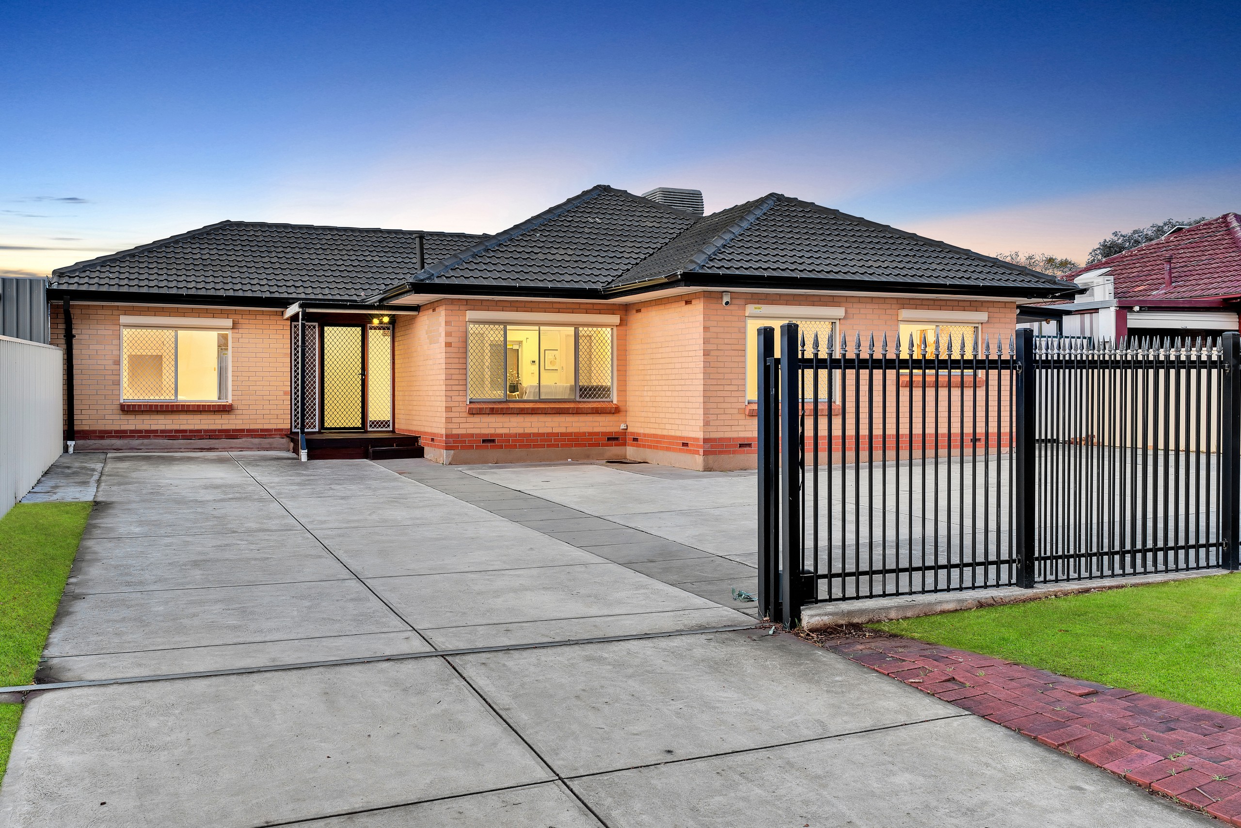 17 Lincoln Avenue, Parafield Gardens, SA 5107