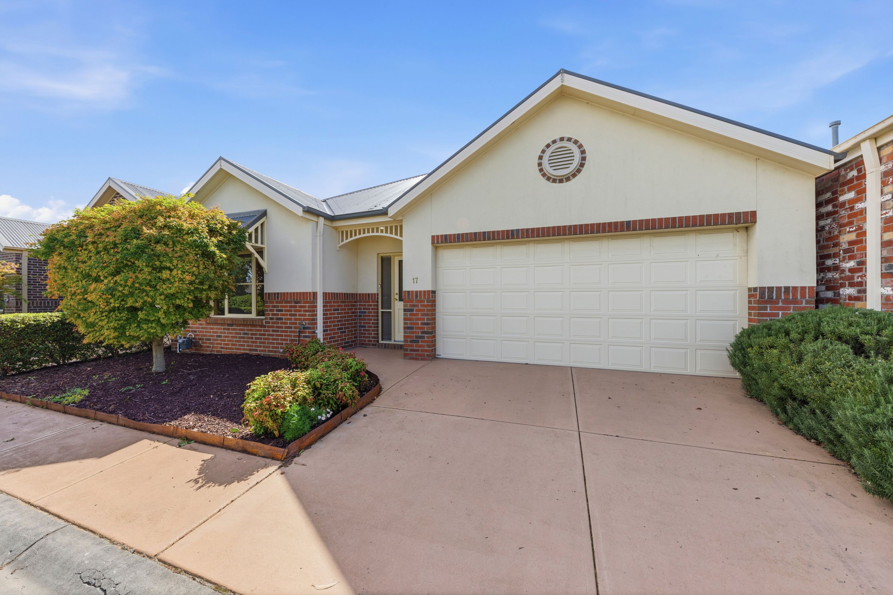 17/1 Malouf Court, Pakenham, VIC 3810