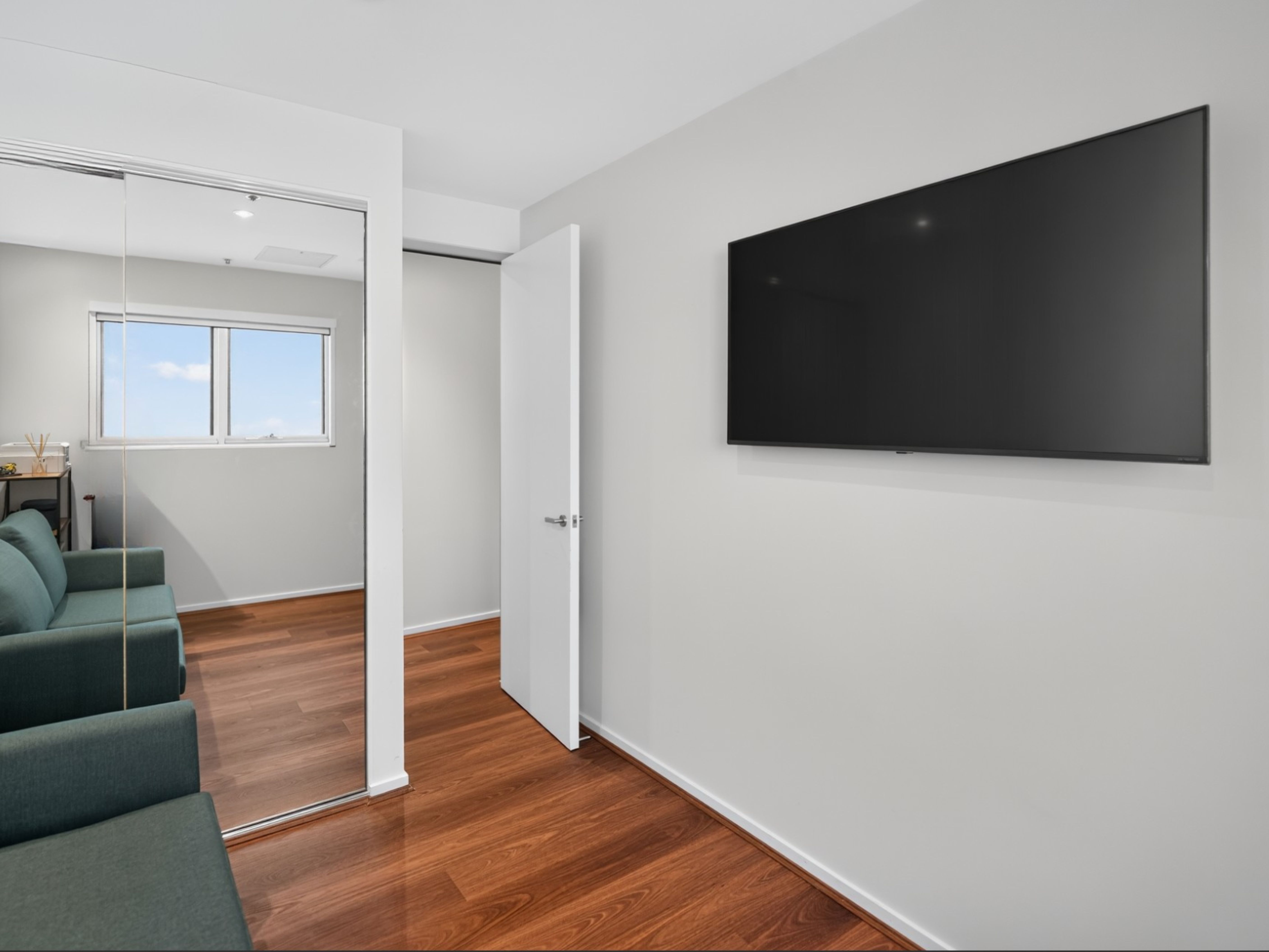 232/33 Warwick Street — photo 15 of 23