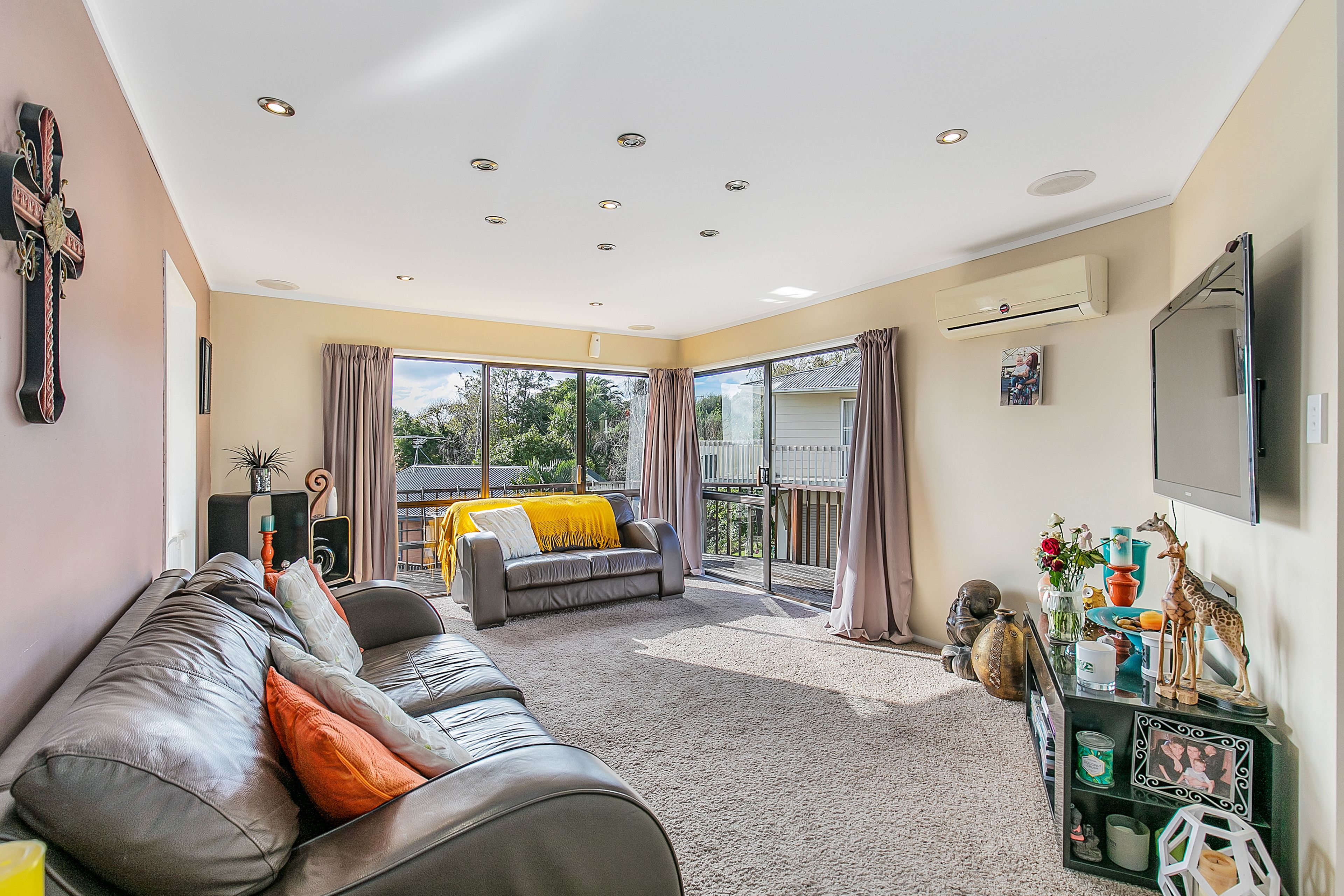 1/124 Sunset Road, Unsworth Heights, North Shore City