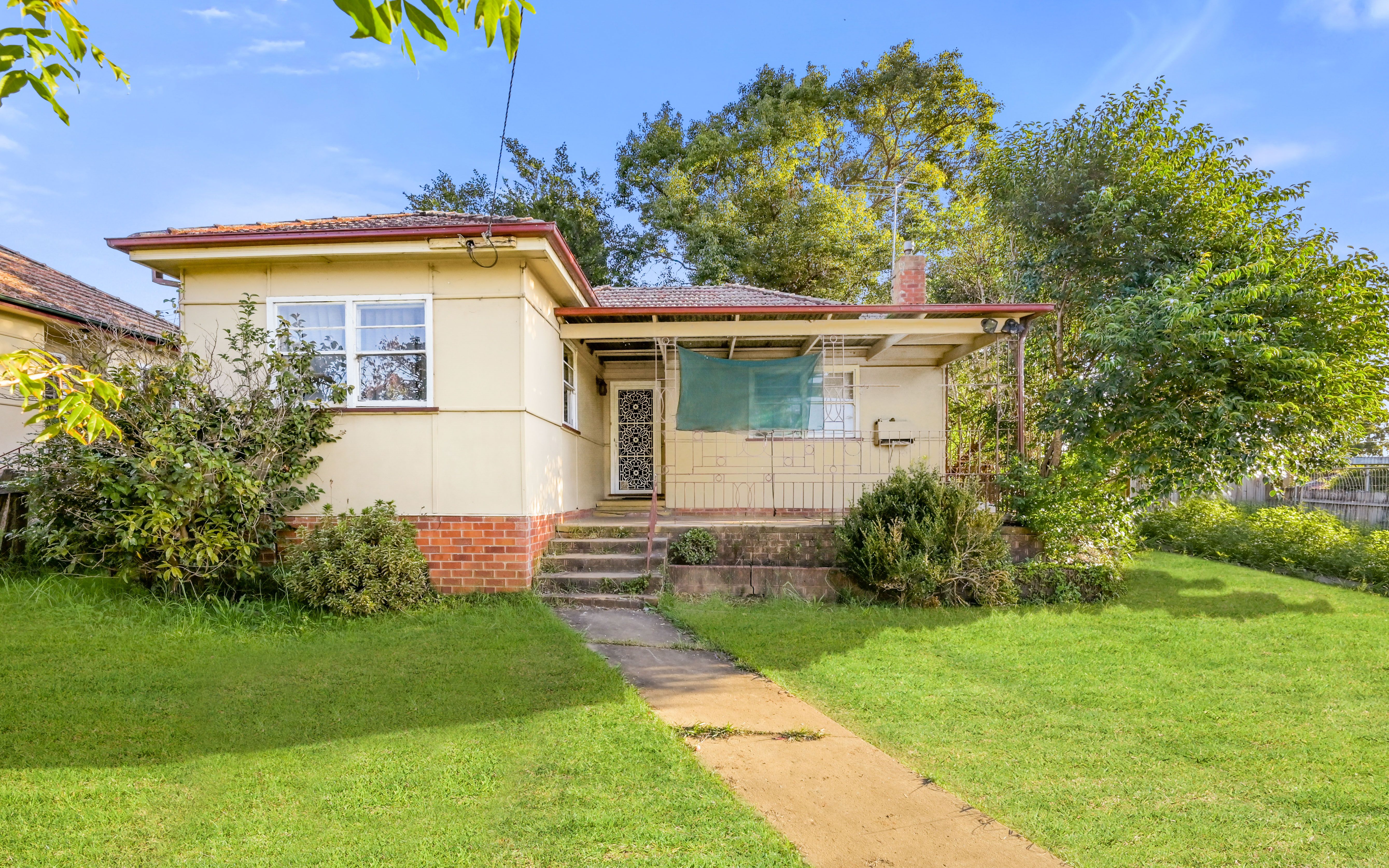 61 Broughton Street, Campbelltown, NSW 2560