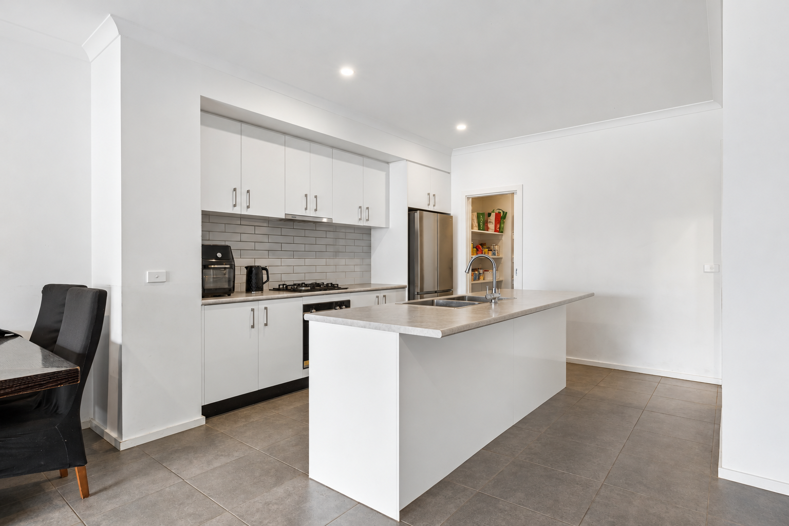 68 Jetty Road — photo 3 of 13