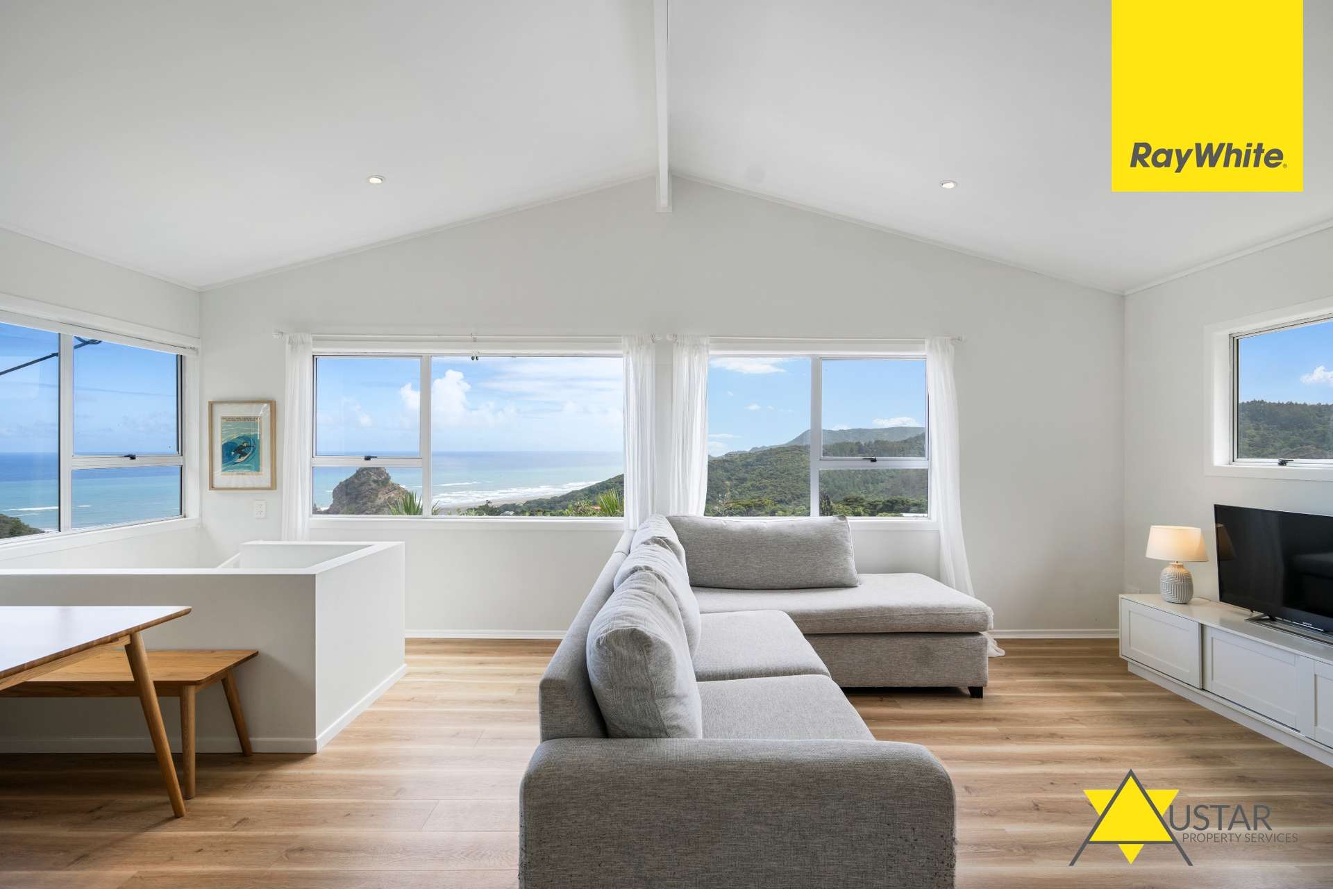 16 Piha Road photo 6