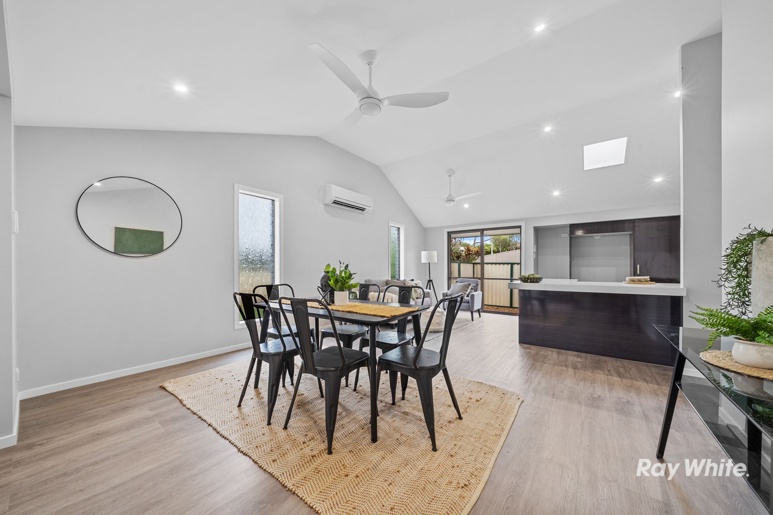 15 Yorkshire Crescent, Mount Warren Park, QLD 4207
