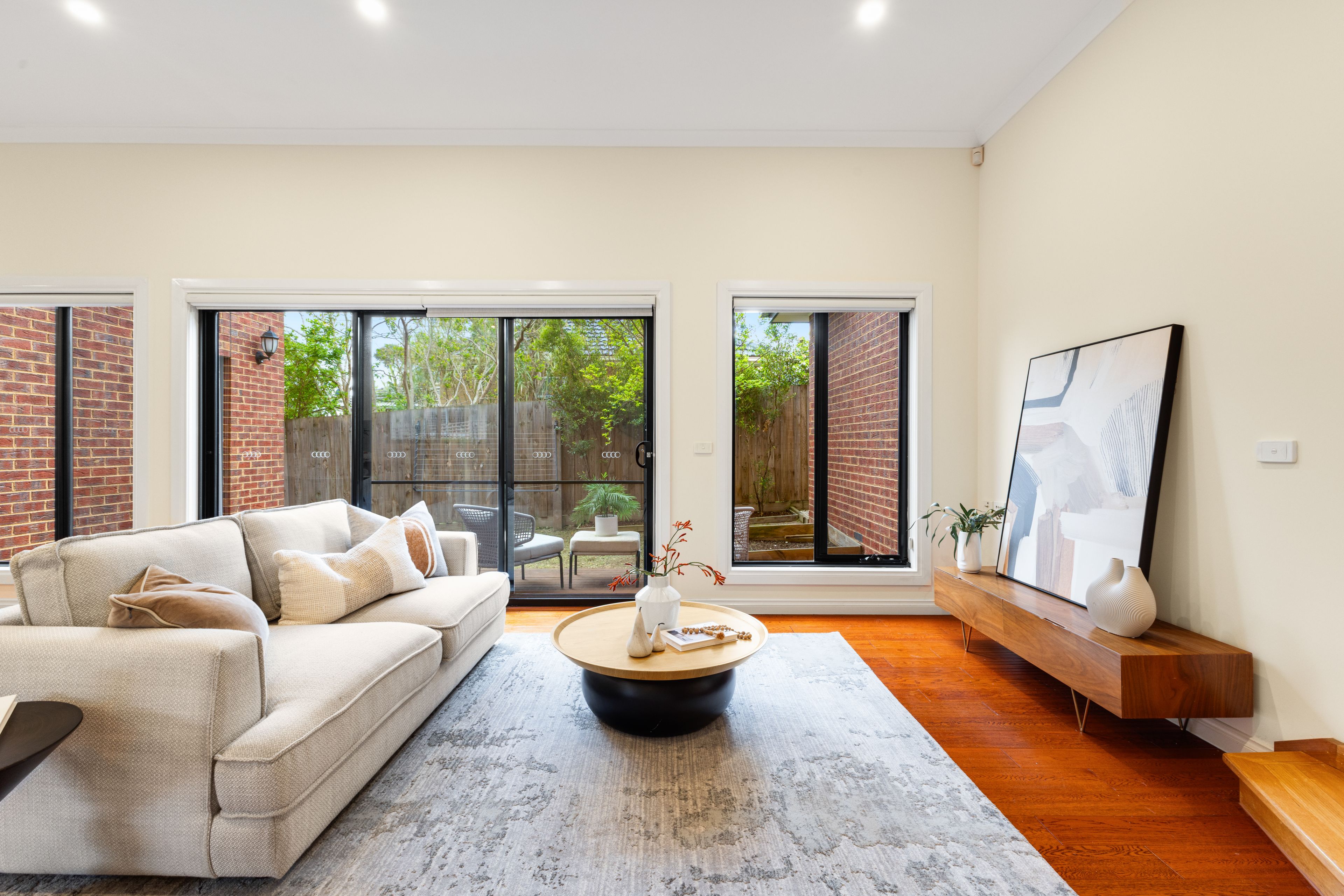 1/31 Silver Ash Avenue — photo 4 of 19