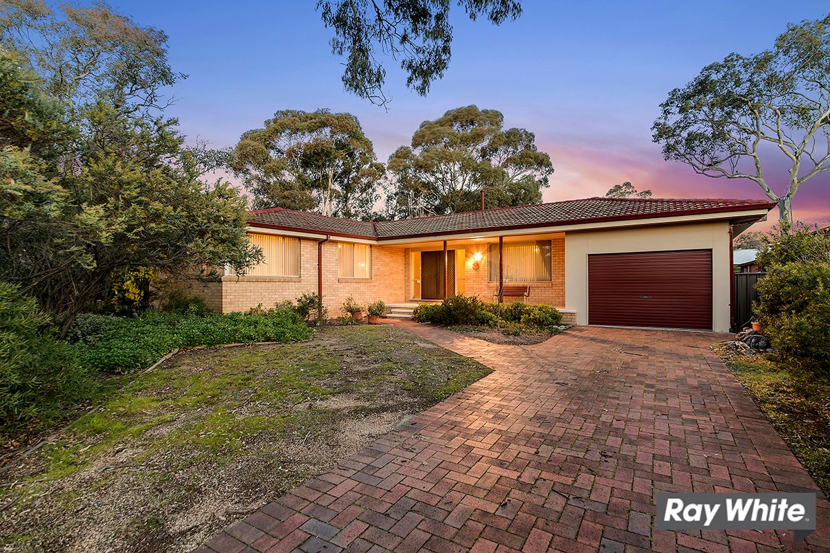 6 Gibbes Place, Weetangera ACT 2614