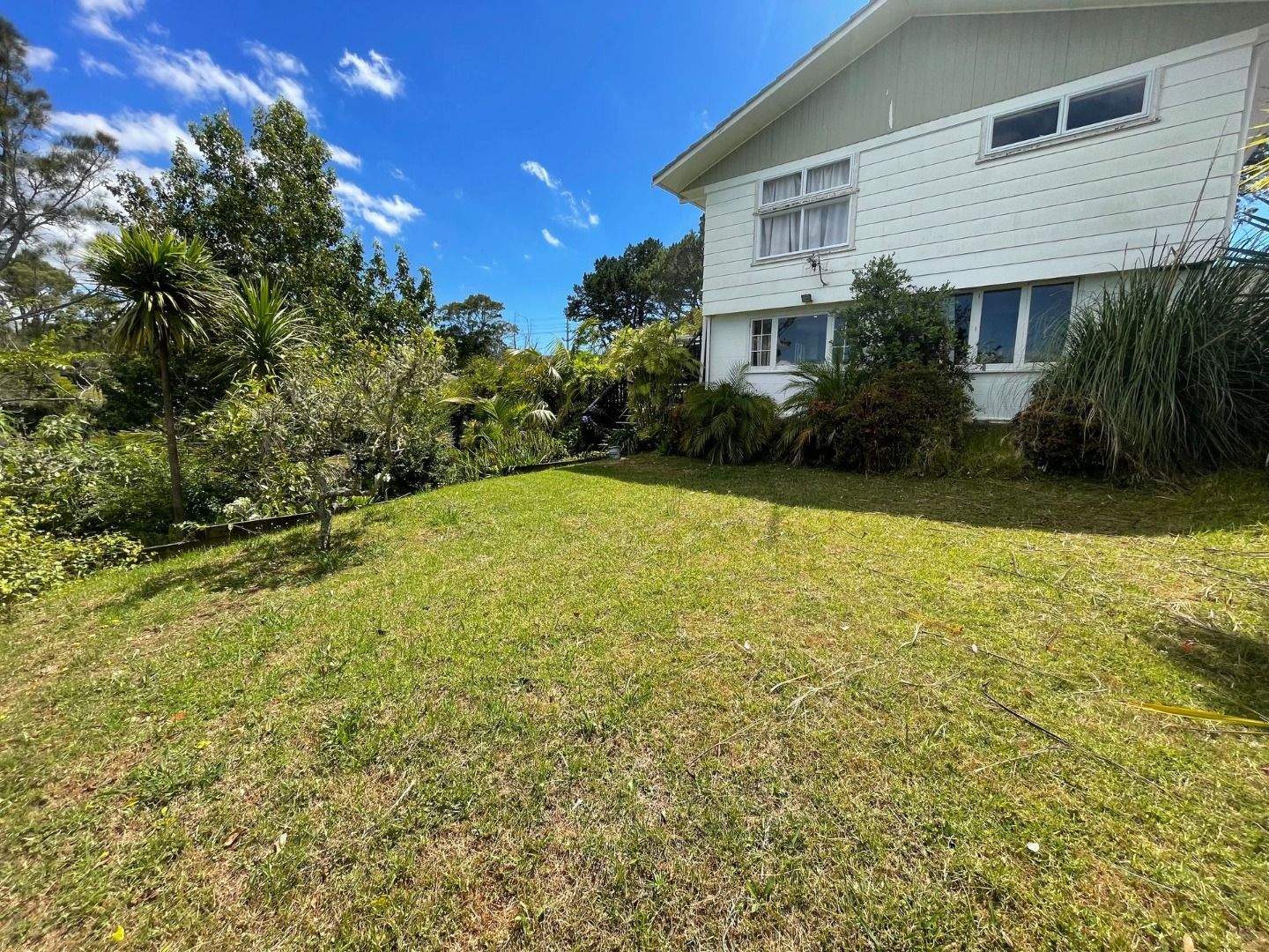 A/988 East Coast Road, Northcross, North Shore City