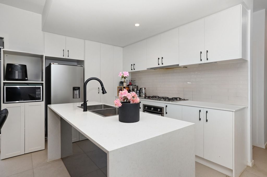 4A Eildon Avenue, MANOR LAKES, VIC 3024