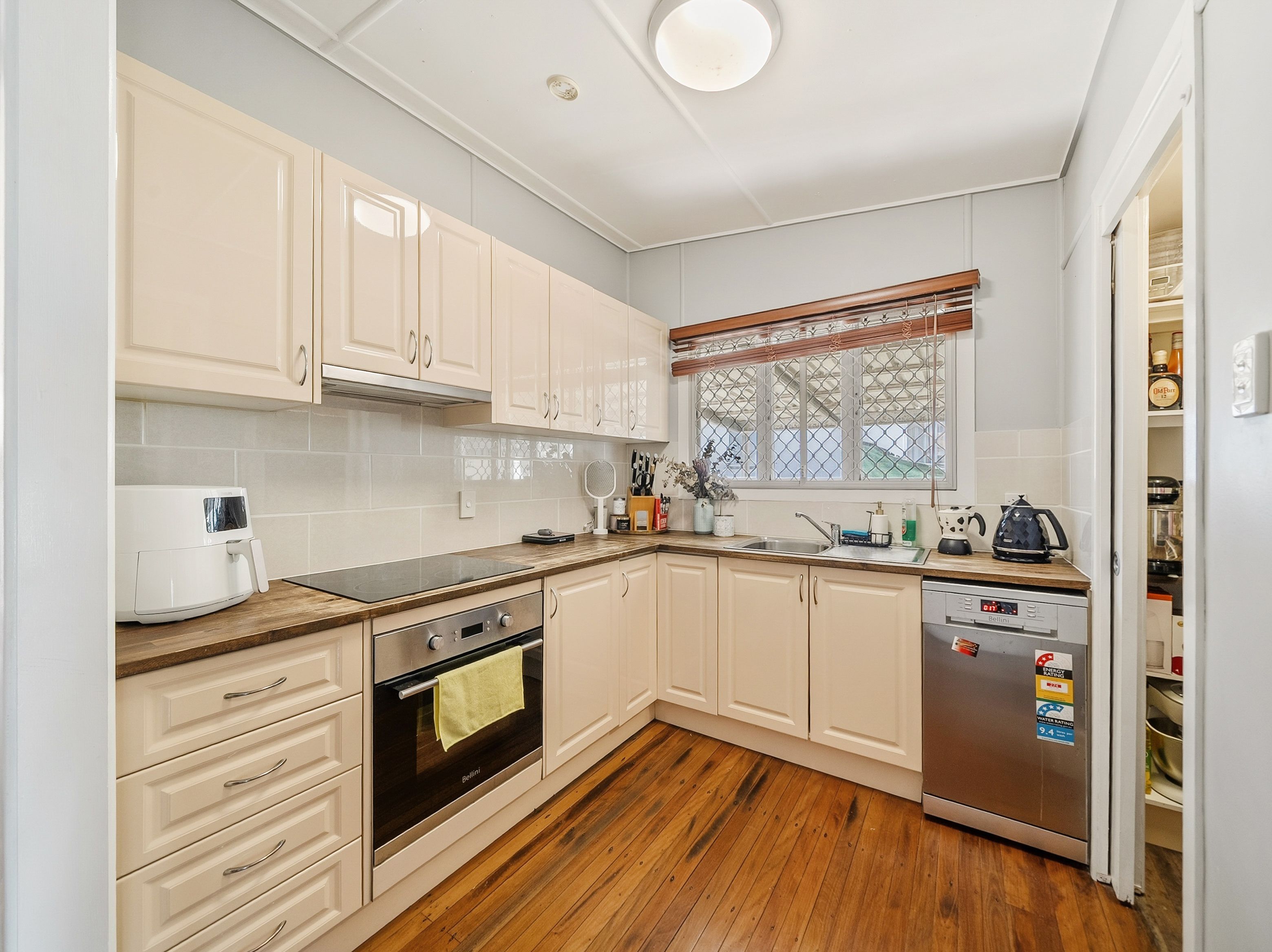9 Weaber Street — photo 6 of 21