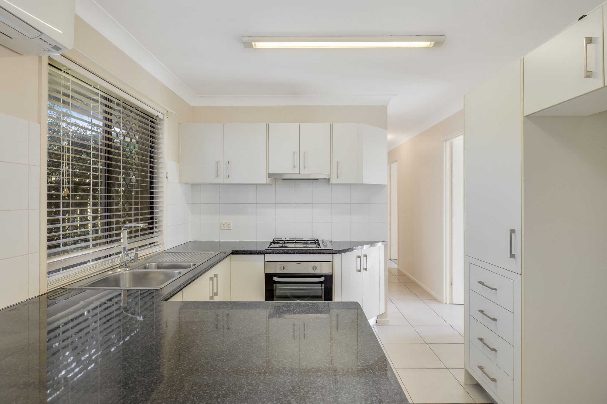 12 Nugent Crescent, Wilsonton, QLD 4350
