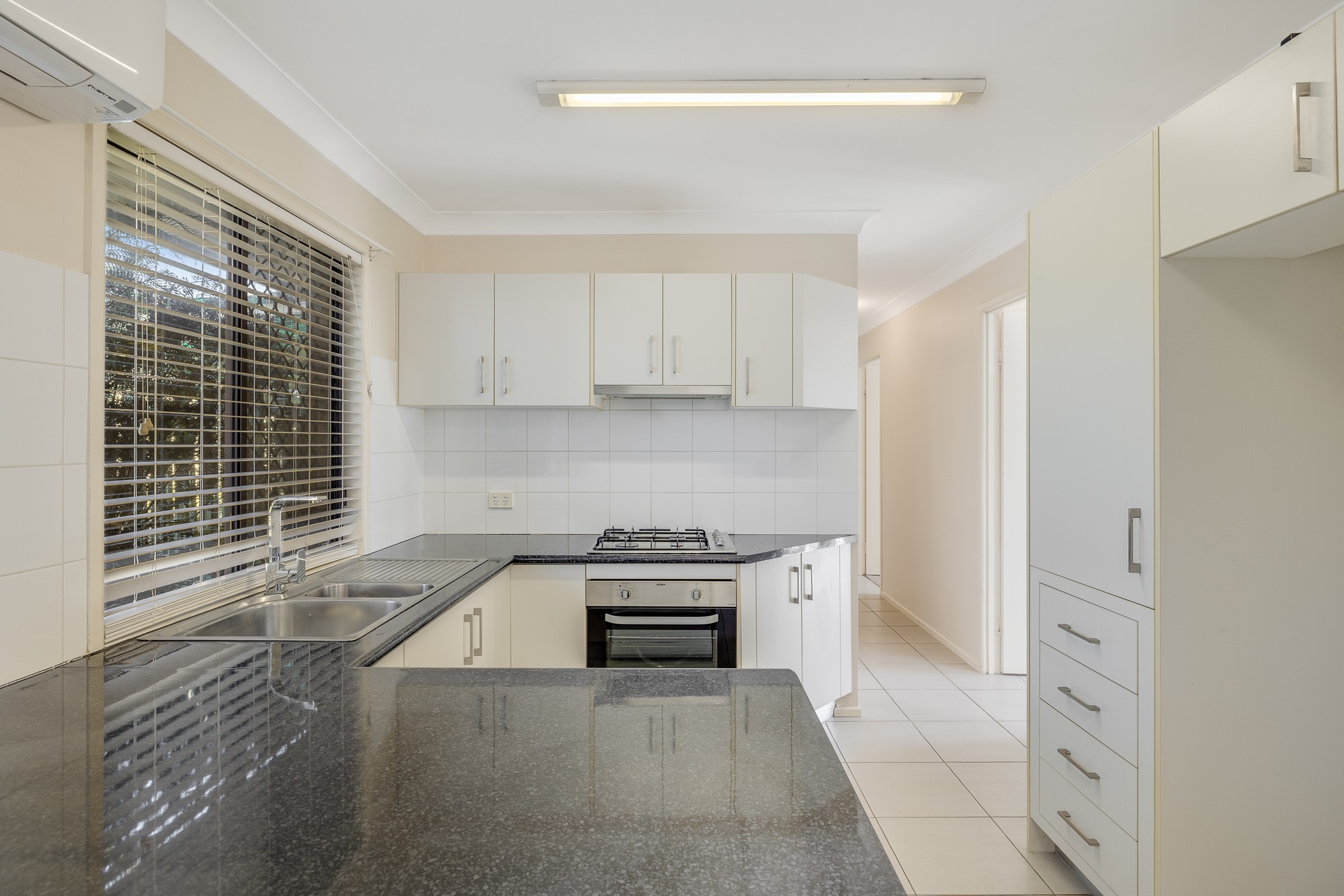 12 Nugent Crescent, Wilsonton, QLD 4350