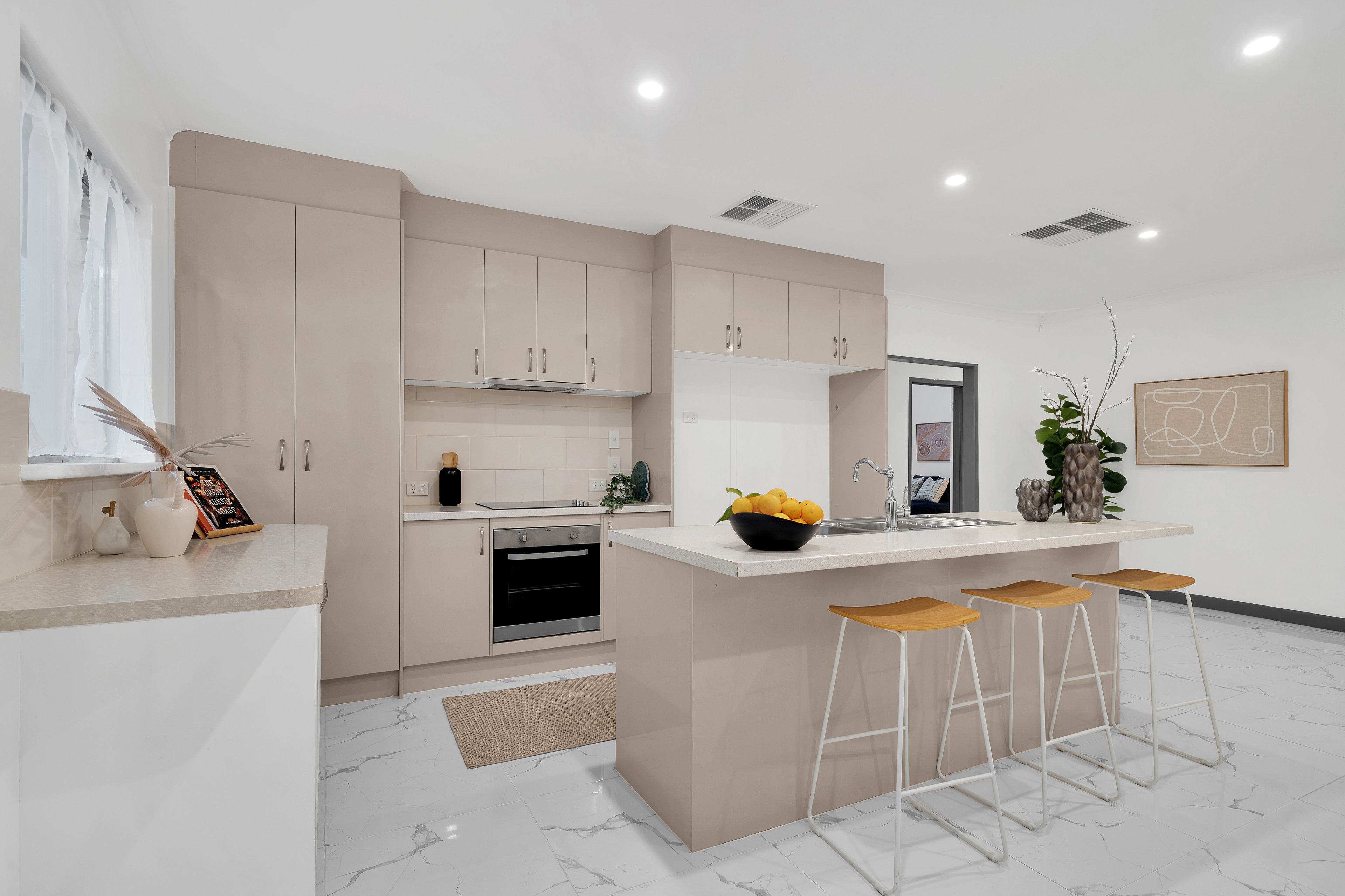 27 Aldershot Avenue — photo 8 of 17