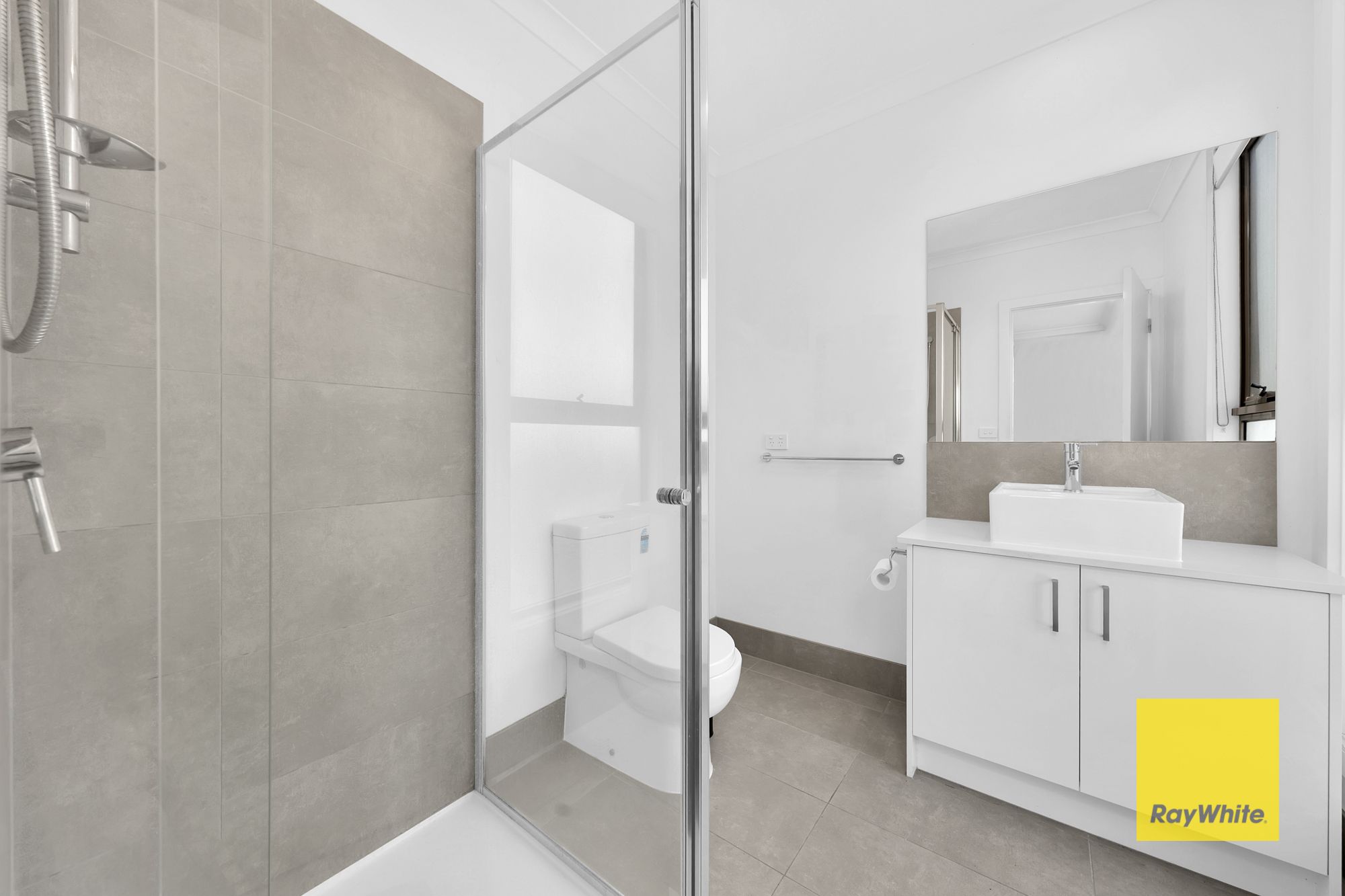 2/6 Sommerville Avenue — photo 11 of 13