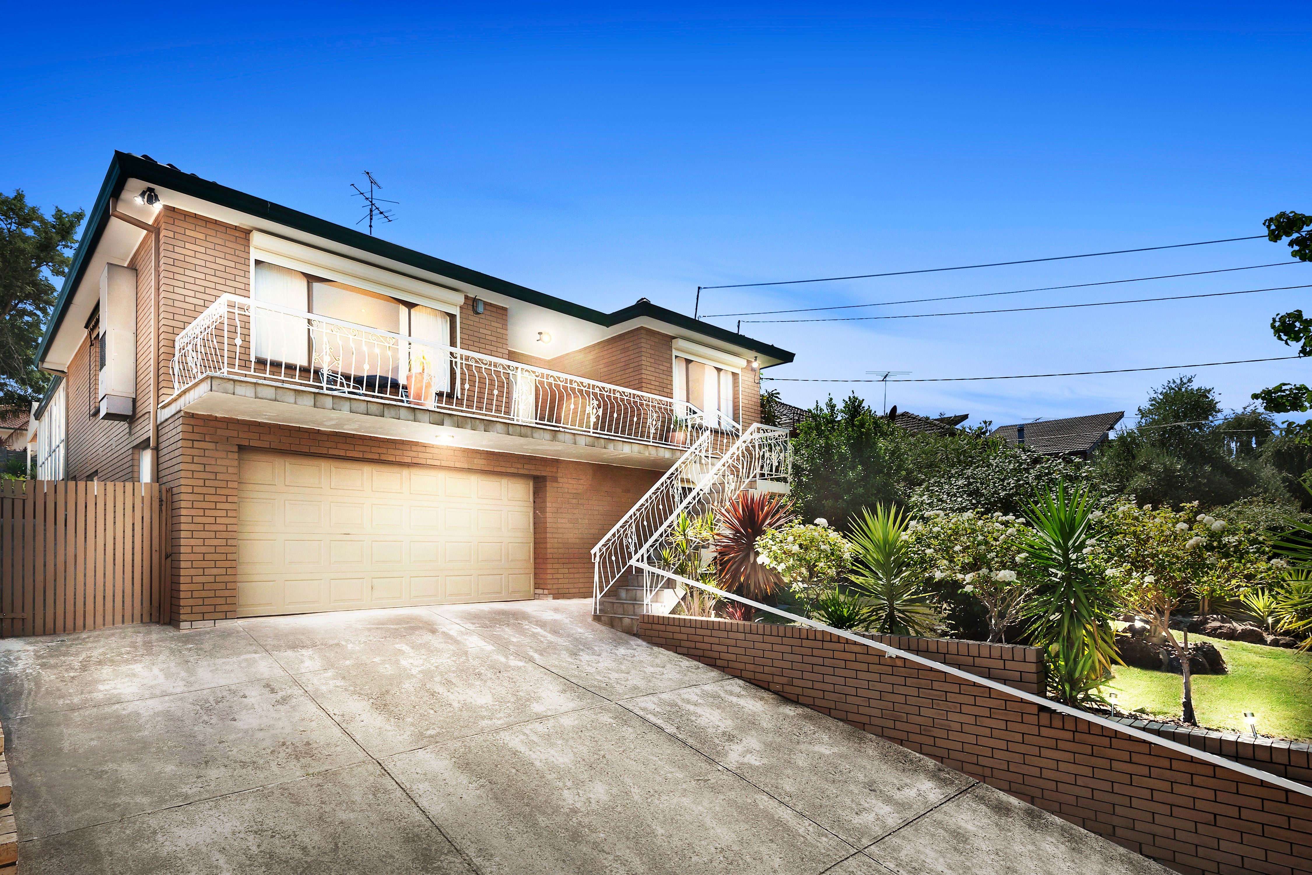33 Oakpark Drive, Chadstone, VIC 3148