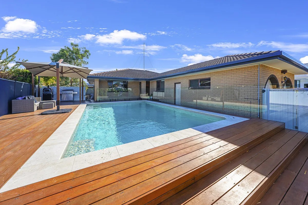 126 Burleigh Street, Burleigh Waters, QLD 4220