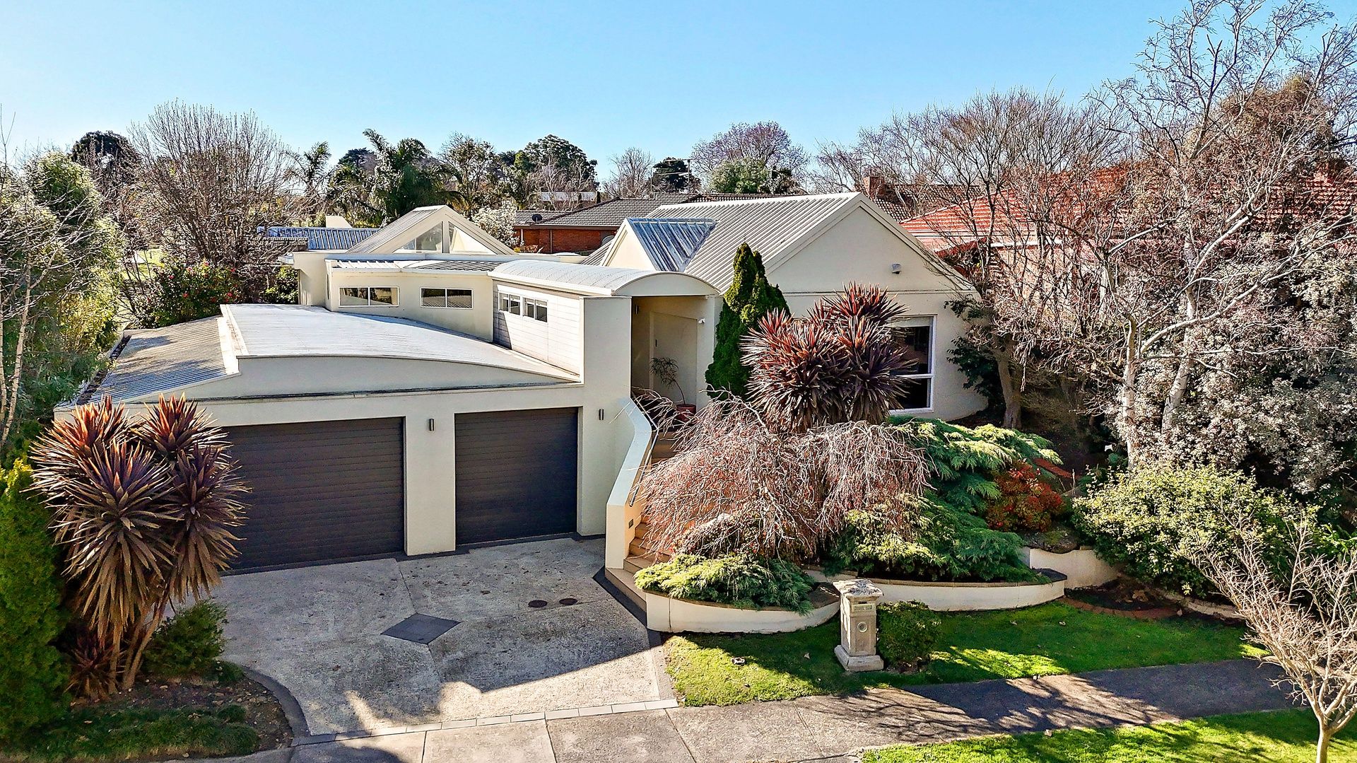 24 Edrington Park Drive, Berwick VIC 3806