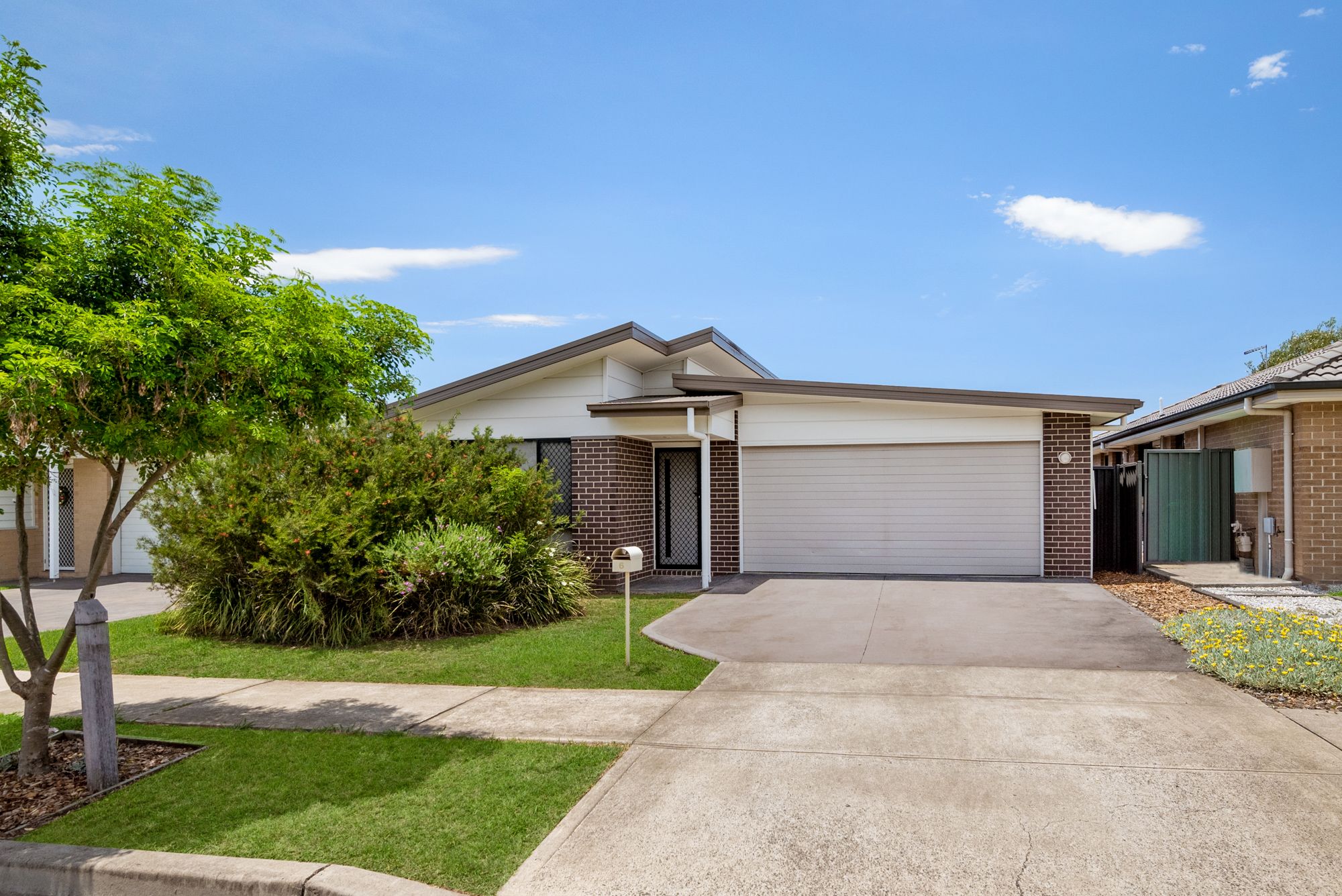 6 Binyang Avenue, Glenmore Park NSW 2745