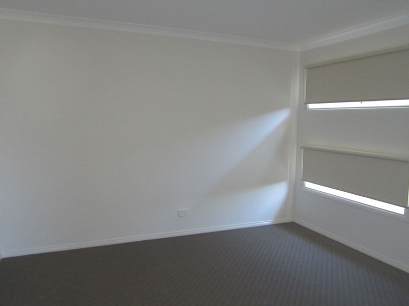 7 Calabrese Circuit, Clyde North, VIC 3978