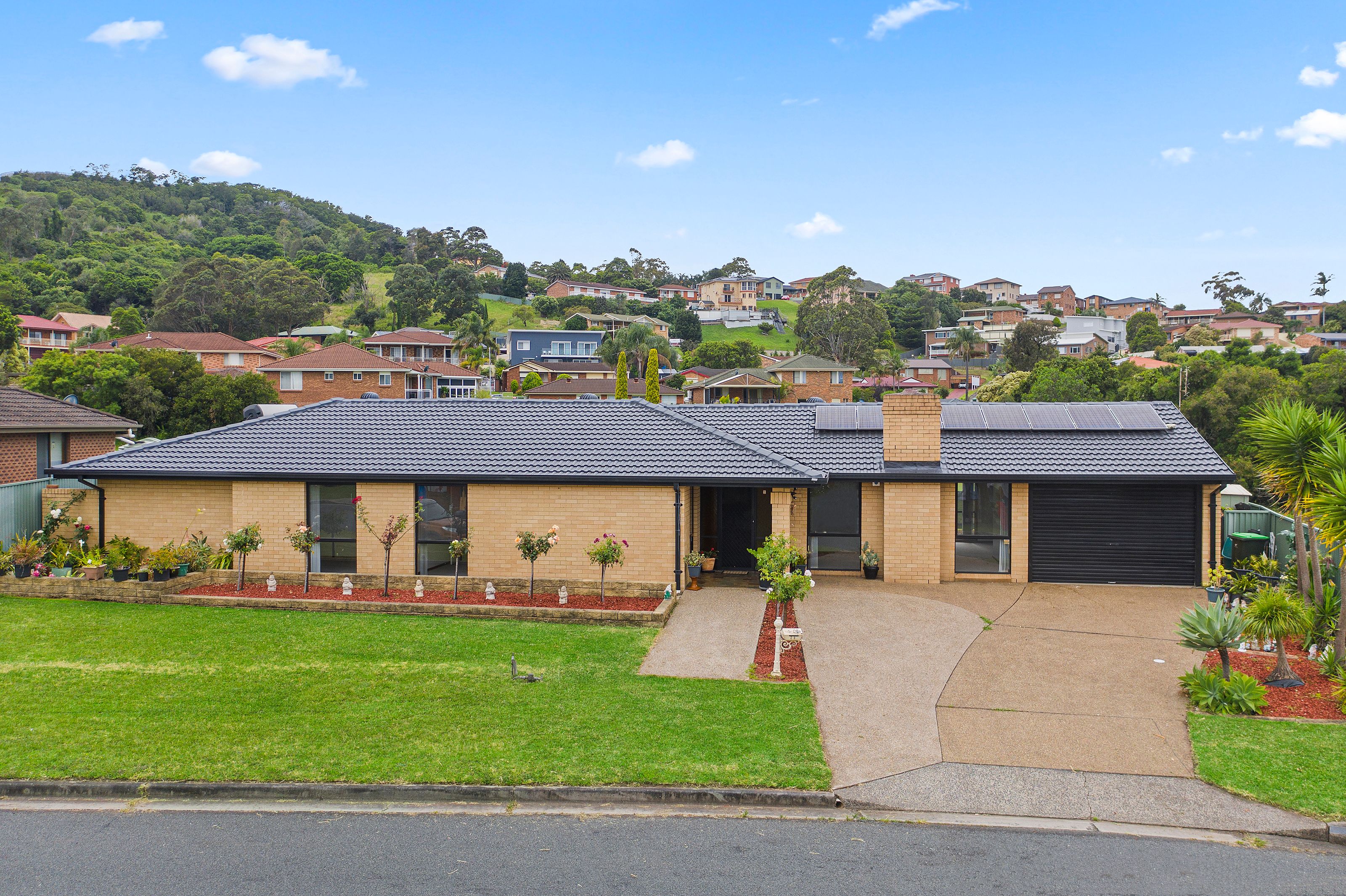 11 Regency Crescent, Berkeley NSW 2506