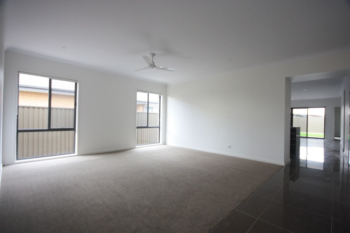 8 The Hermitage Way, Gregory Hills, NSW 2557