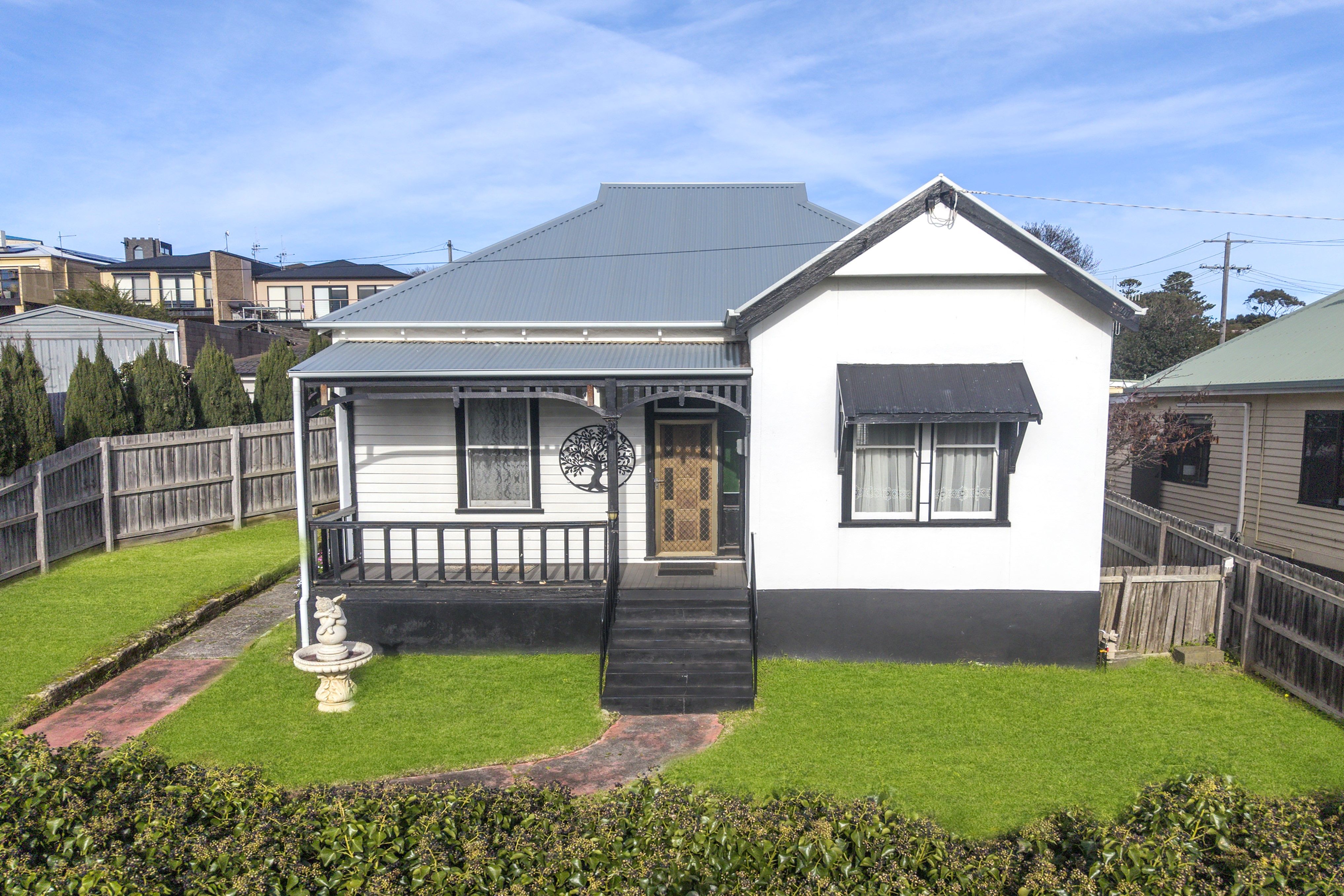 2/891 Raglan Parade — photo from Ray White Warrnambool