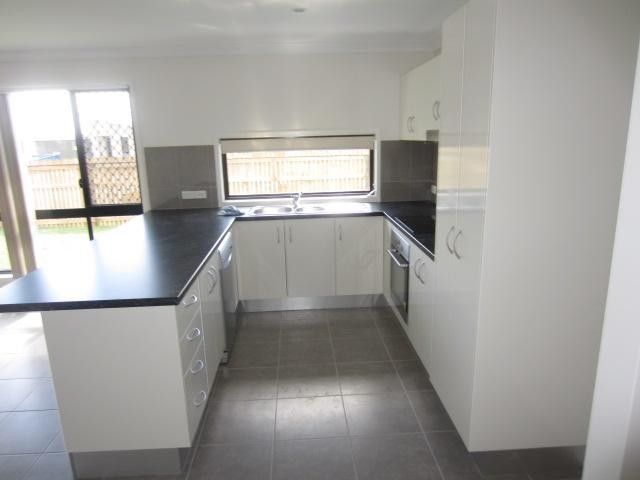 33 Epping Way, Mount Low, QLD 4818