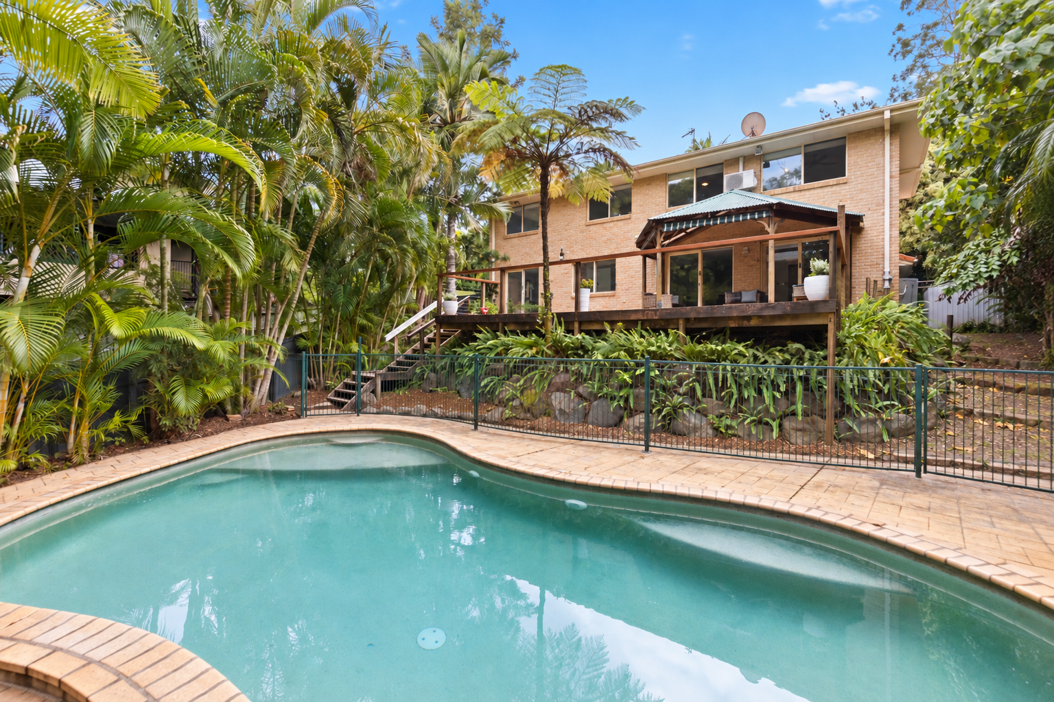 4 Tea Gardens Place — photo 3 of 27