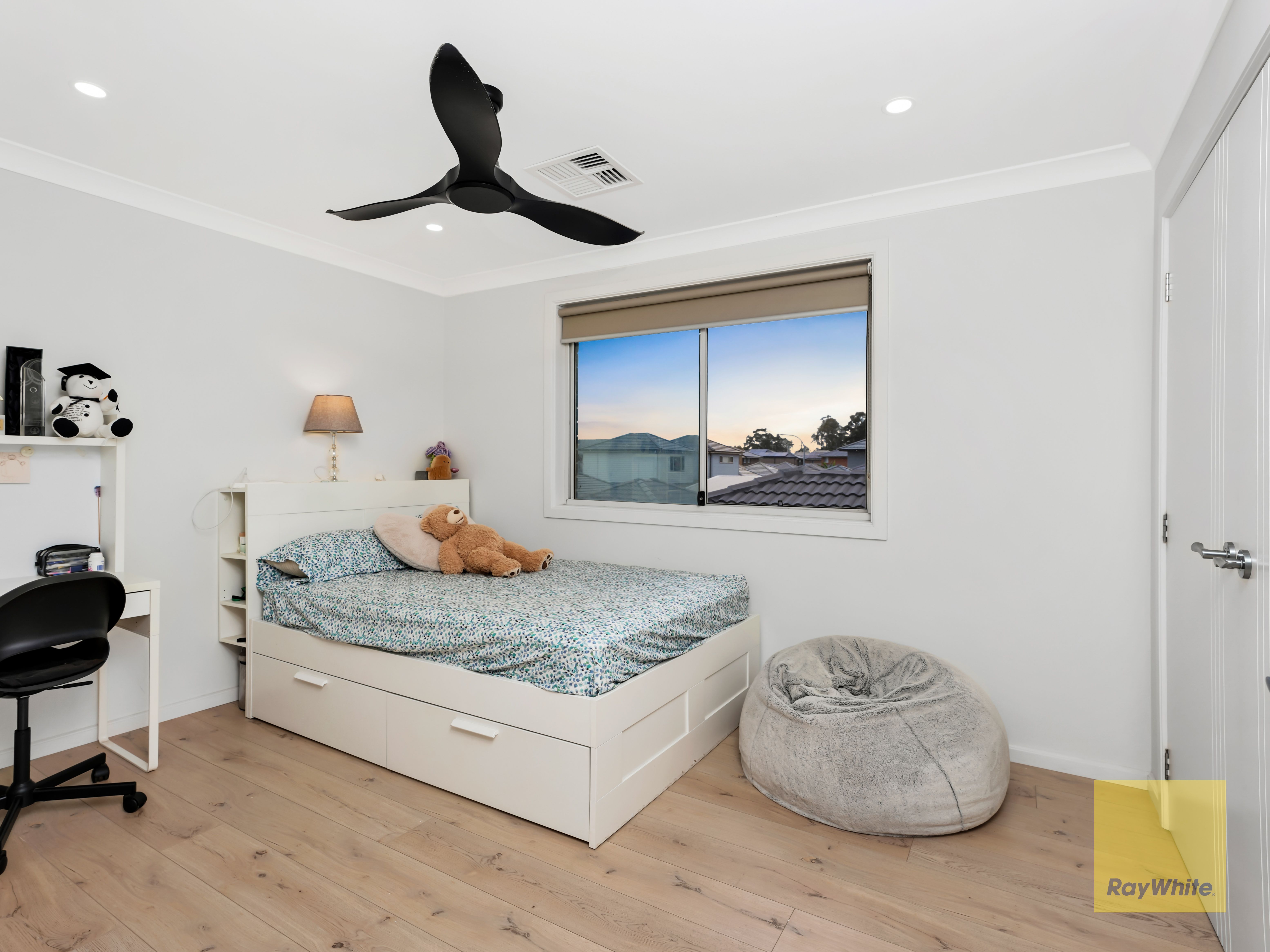 37 Hydrus Street — photo 11 of 17