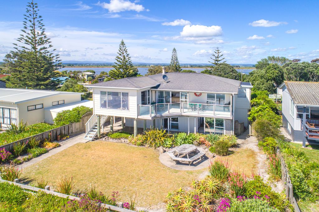 595 Pukehina Parade, Pukehina, Western Bay Of Plenty District