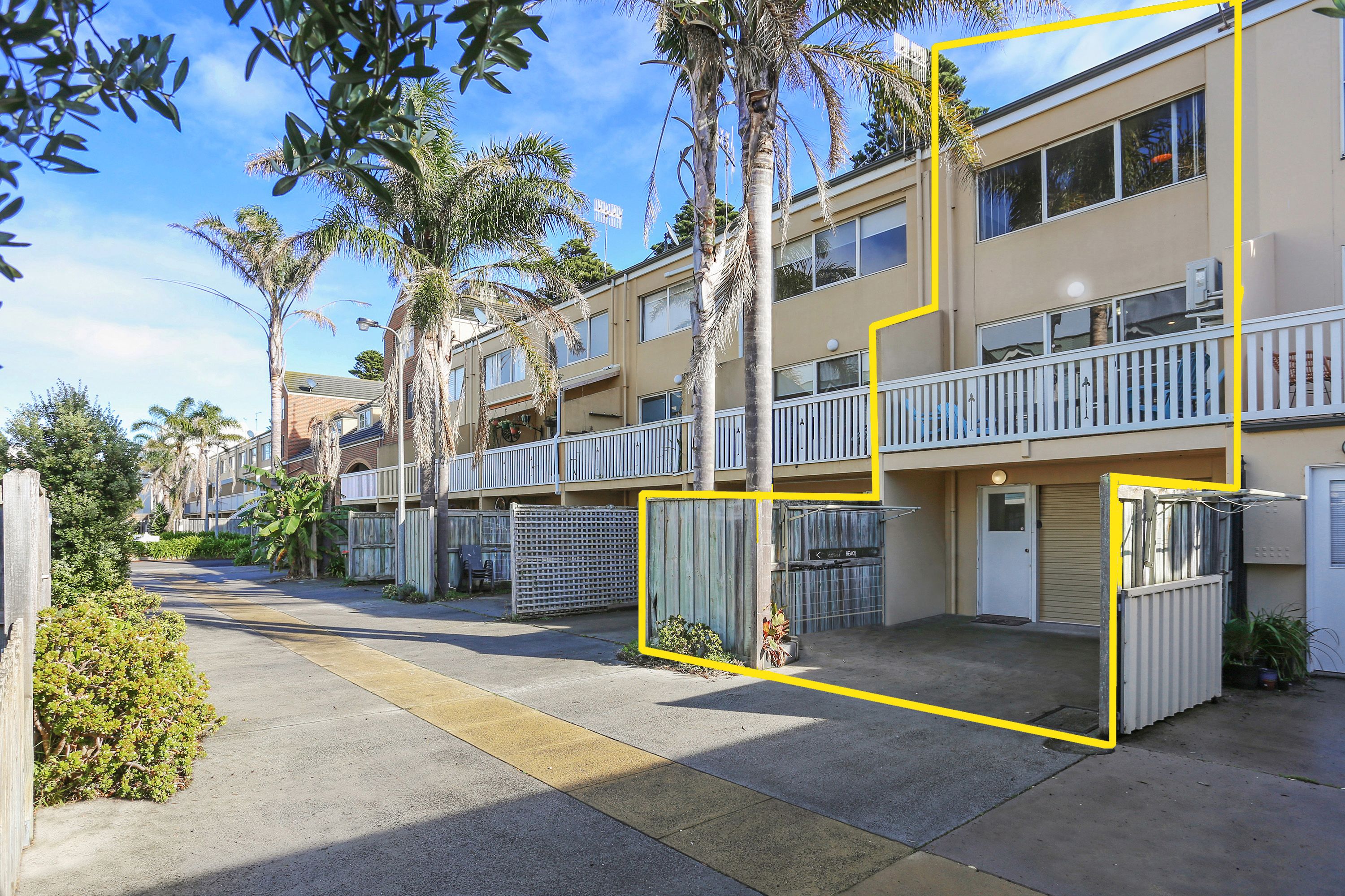 24 Pertobe Road — photo 10 of 12
