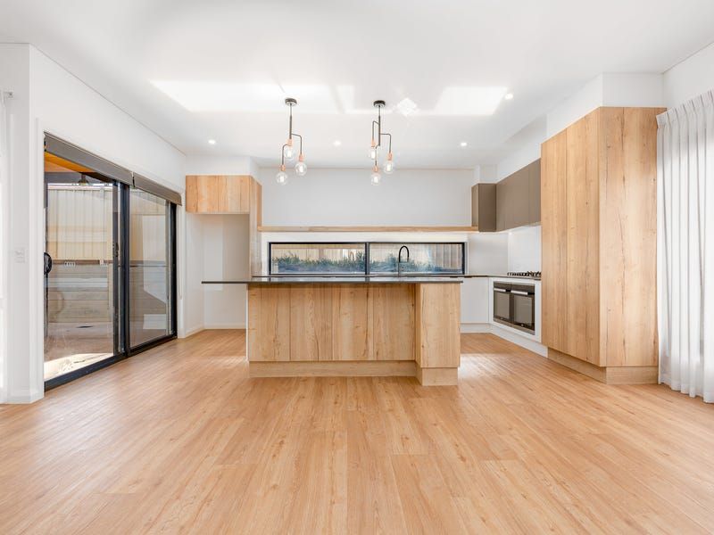 1B Holly Street, Golden Square, VIC 3555