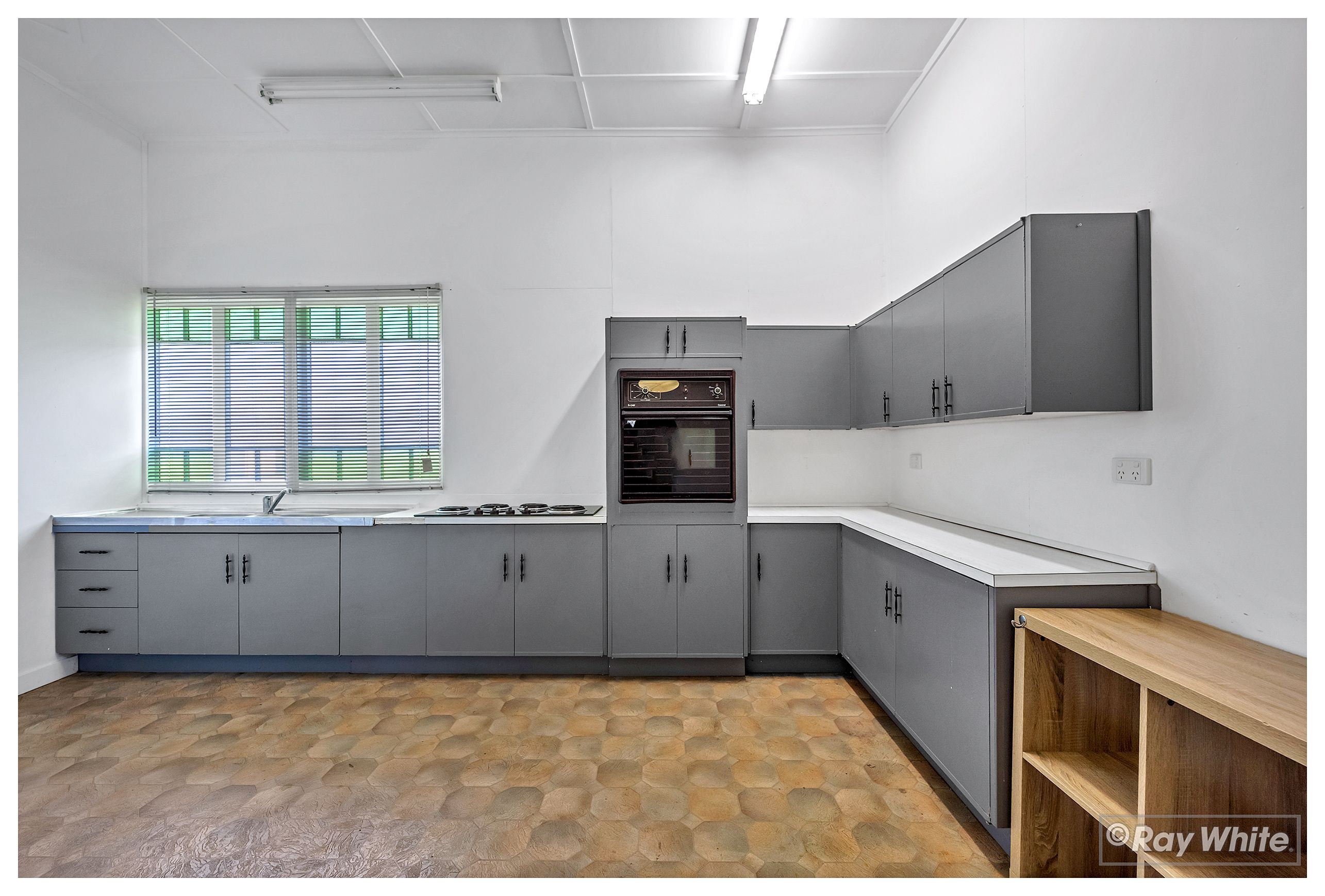 111 Nobbs Street, Berserker, QLD 4701