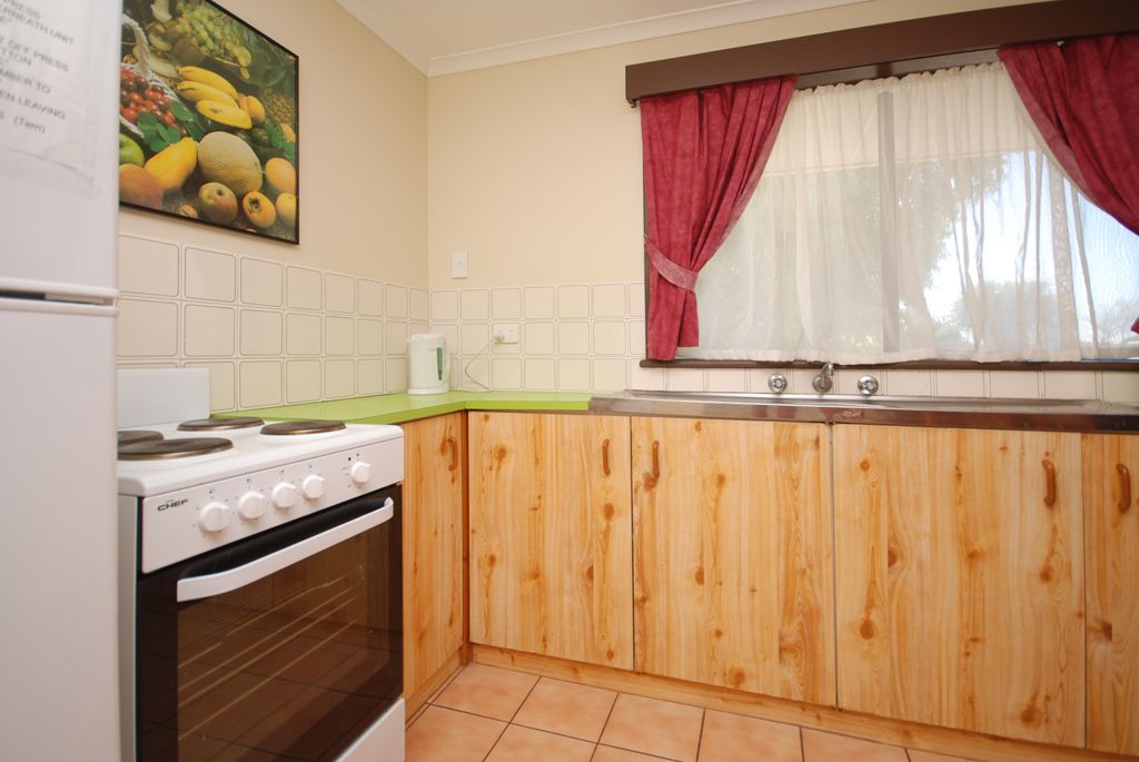 Unit 1, 2 Casuarina Crescent, Jurien Bay, WA 6516