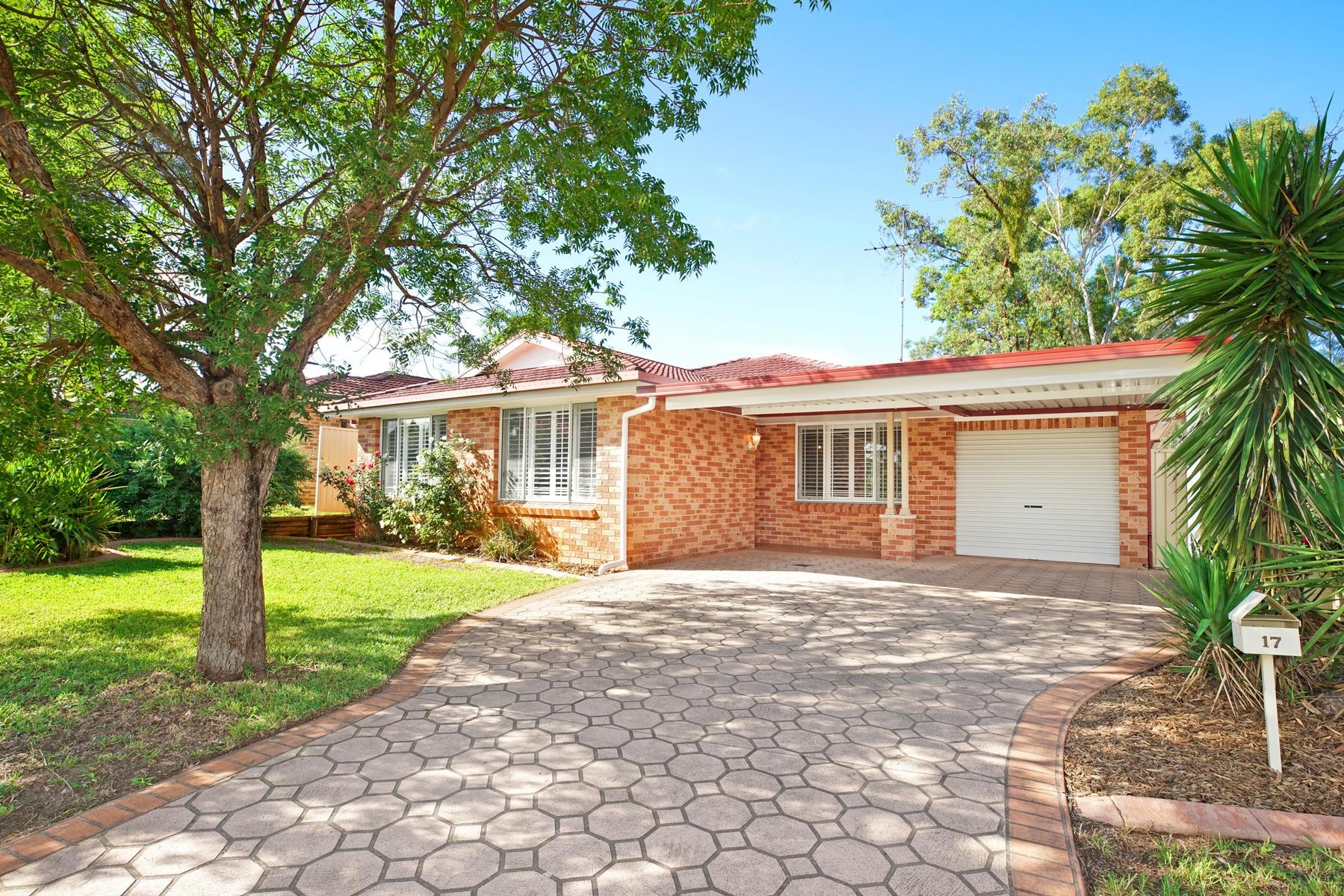 17 Jirang Place, Glenmore Park, NSW 2745